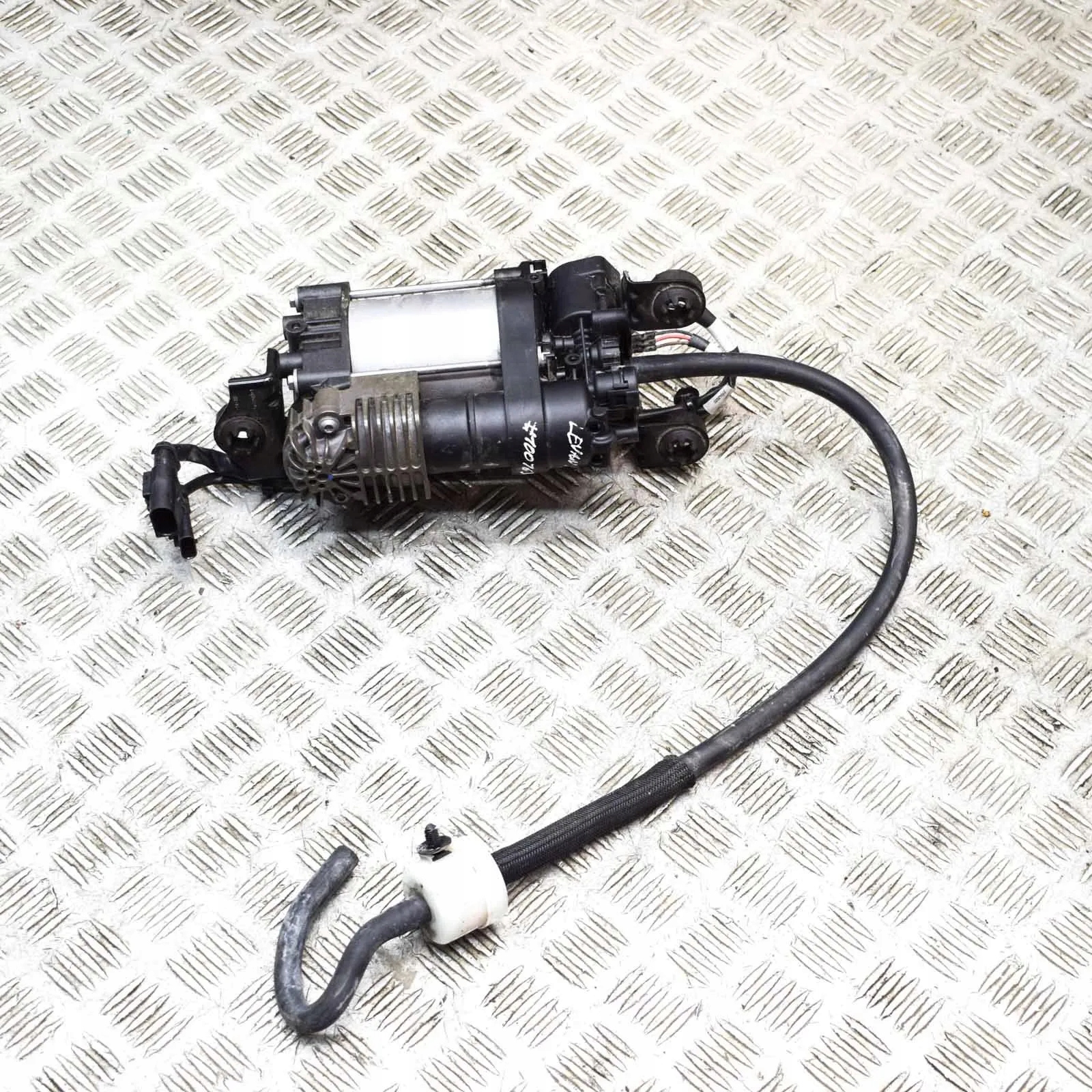 Compresor Maserati Levante SUV OEM 15155002012 image 3