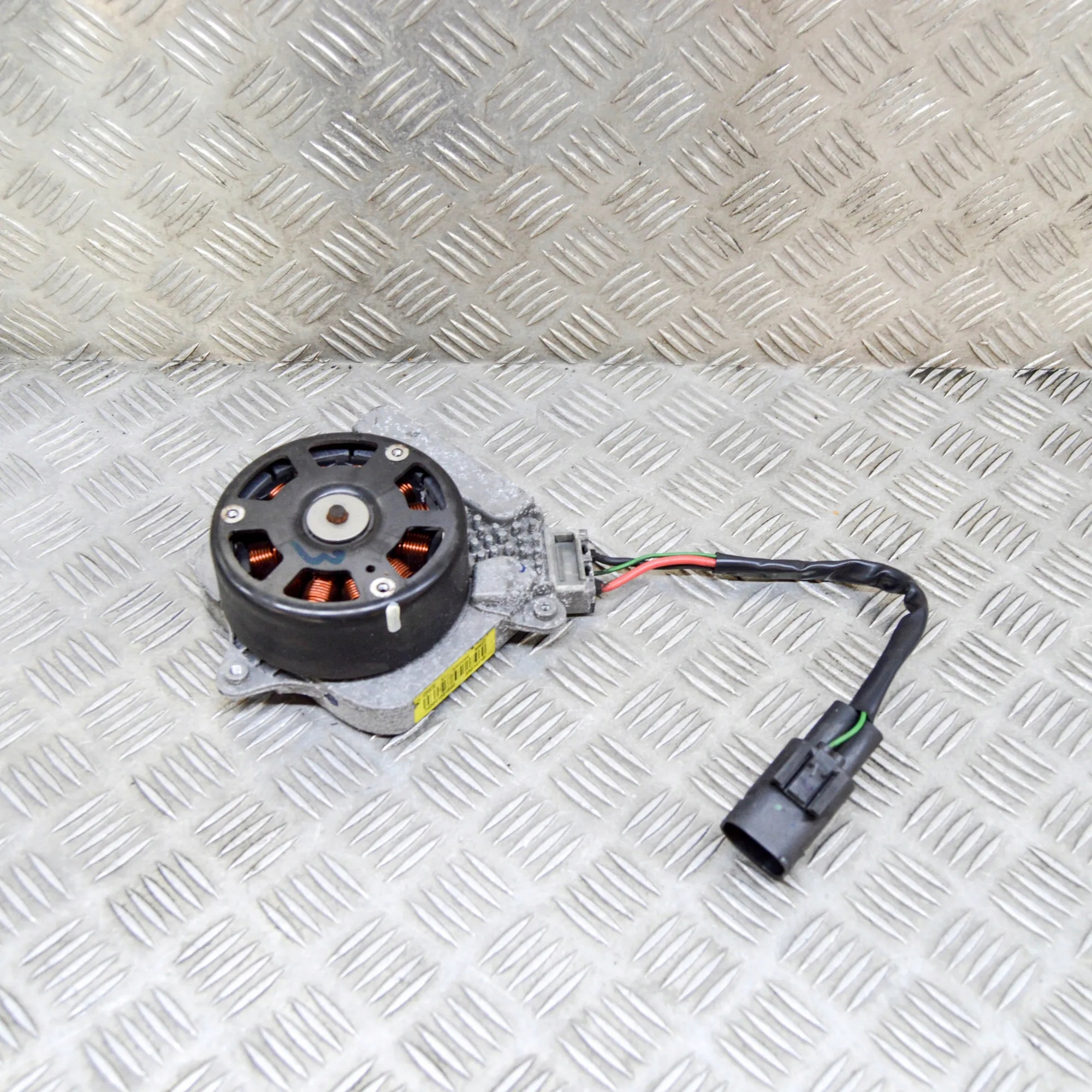 Diffusor-Lüftermotor OEM 9300064 für BMW 3er Reihe image 2