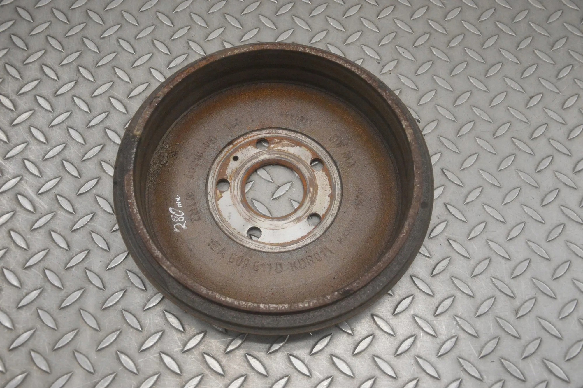 Tambor de freno trasero derecho OEM 1EA609617D VW ID.3