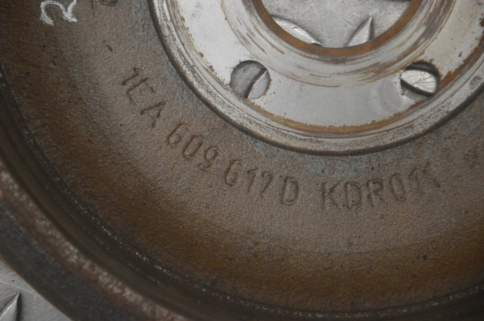 Taka-oikea jarrupalje OEM 1EA609617D VW ID.3 image 5