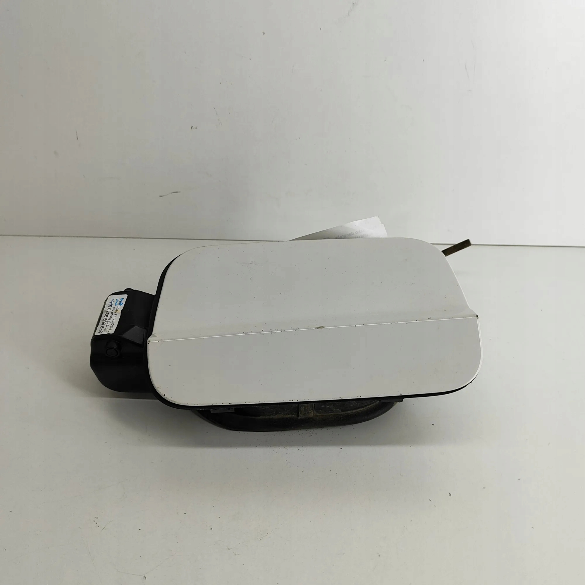 Polttoainesäiliön kansi OEM 5F9809905D SEAT Leon 5F1