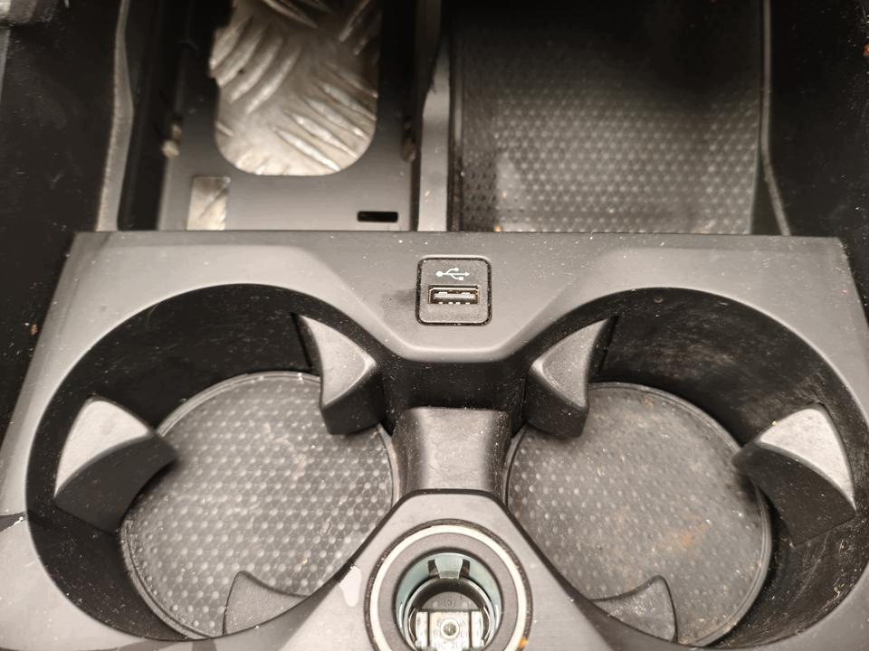 Cinzeiro BMW X7 (G07) OEM 9399863 - Usado image 3
