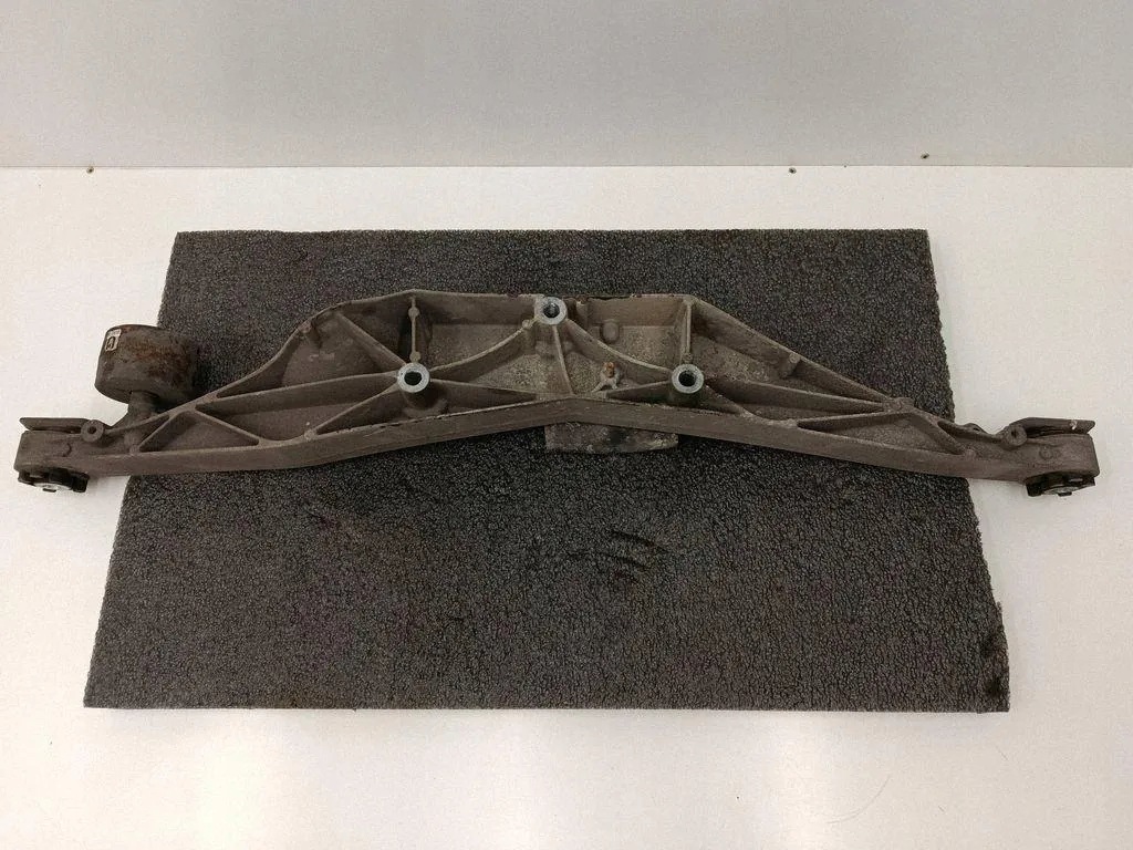 Bakre reduktormontering OEM 6868778 för BMW 2 Gran Tourer image 4