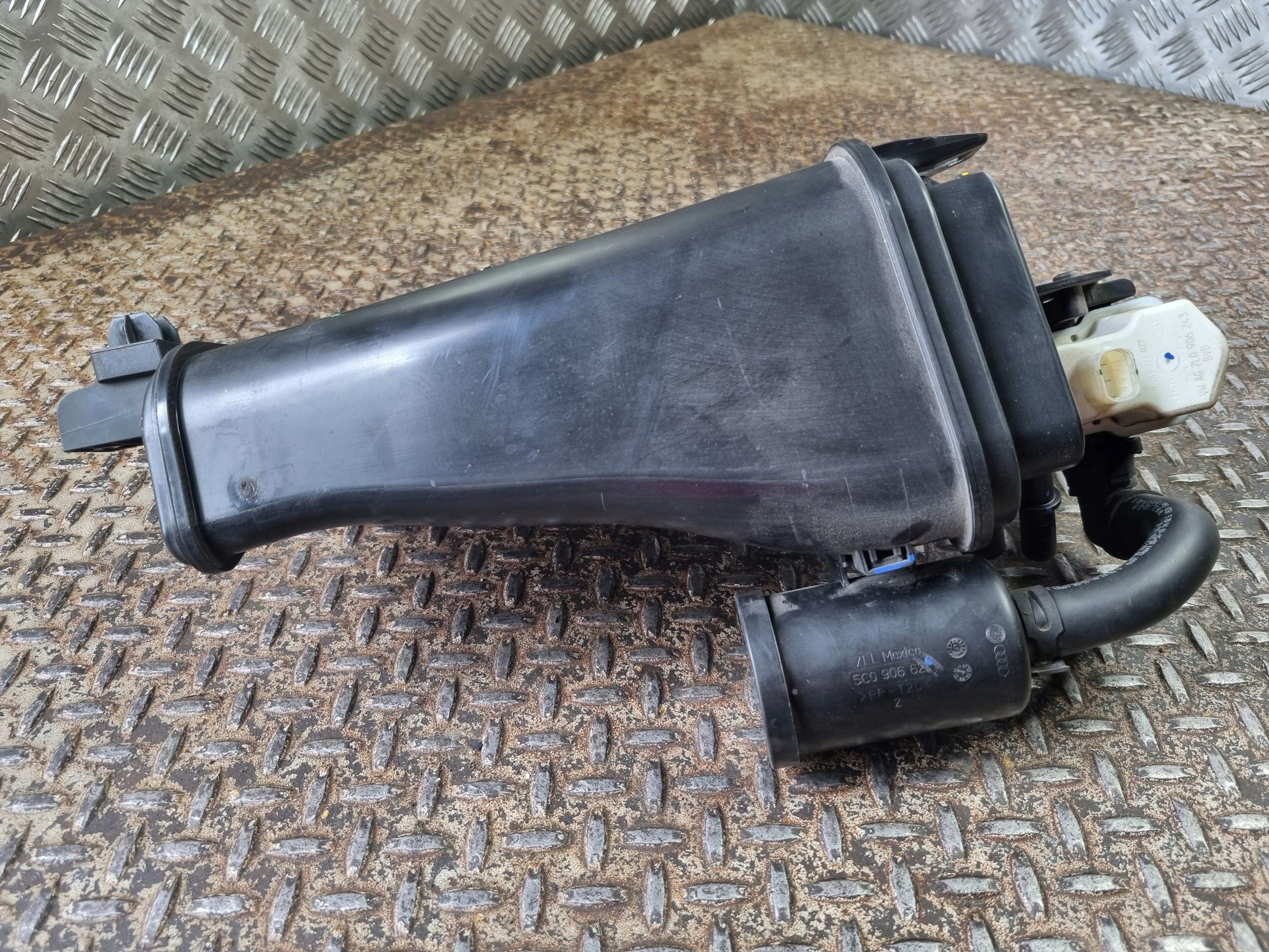 2020 VW Arteon Fuel Vapor Canister 3Q0201801B image 5
