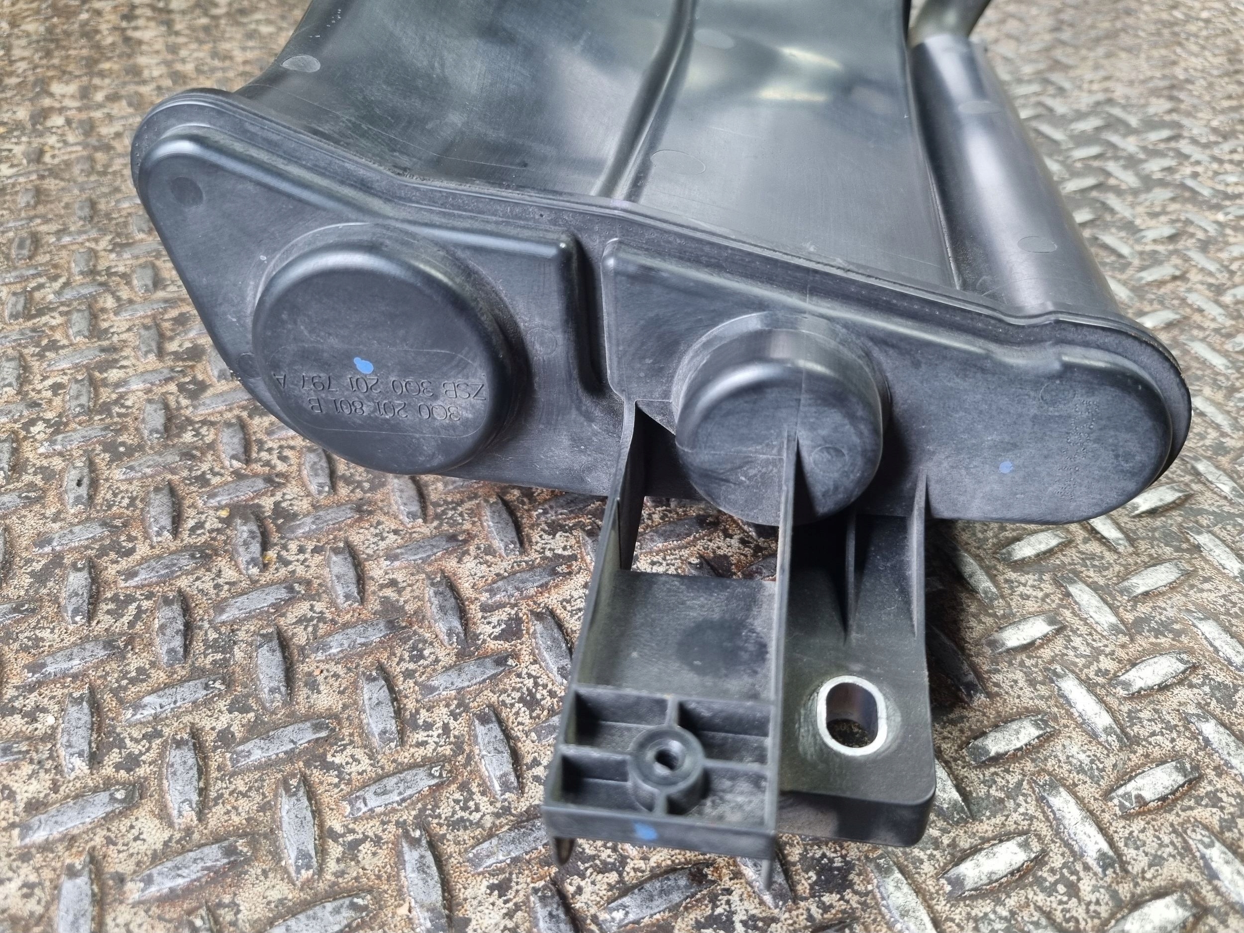 2020 VW Arteon Fuel Vapor Canister 3Q0201801B image 6