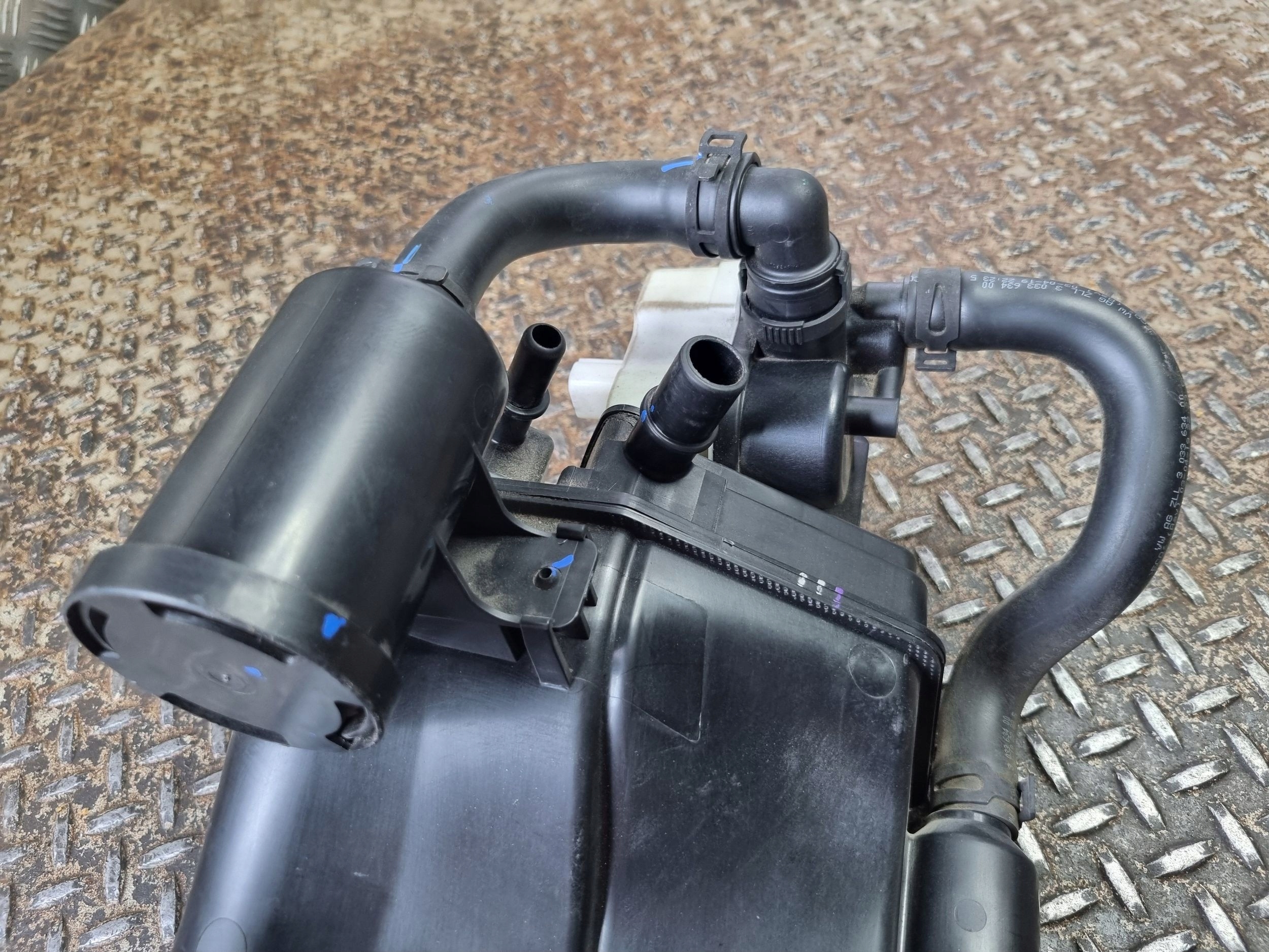 2020 VW Arteon Fuel Vapor Canister 3Q0201801B image 7