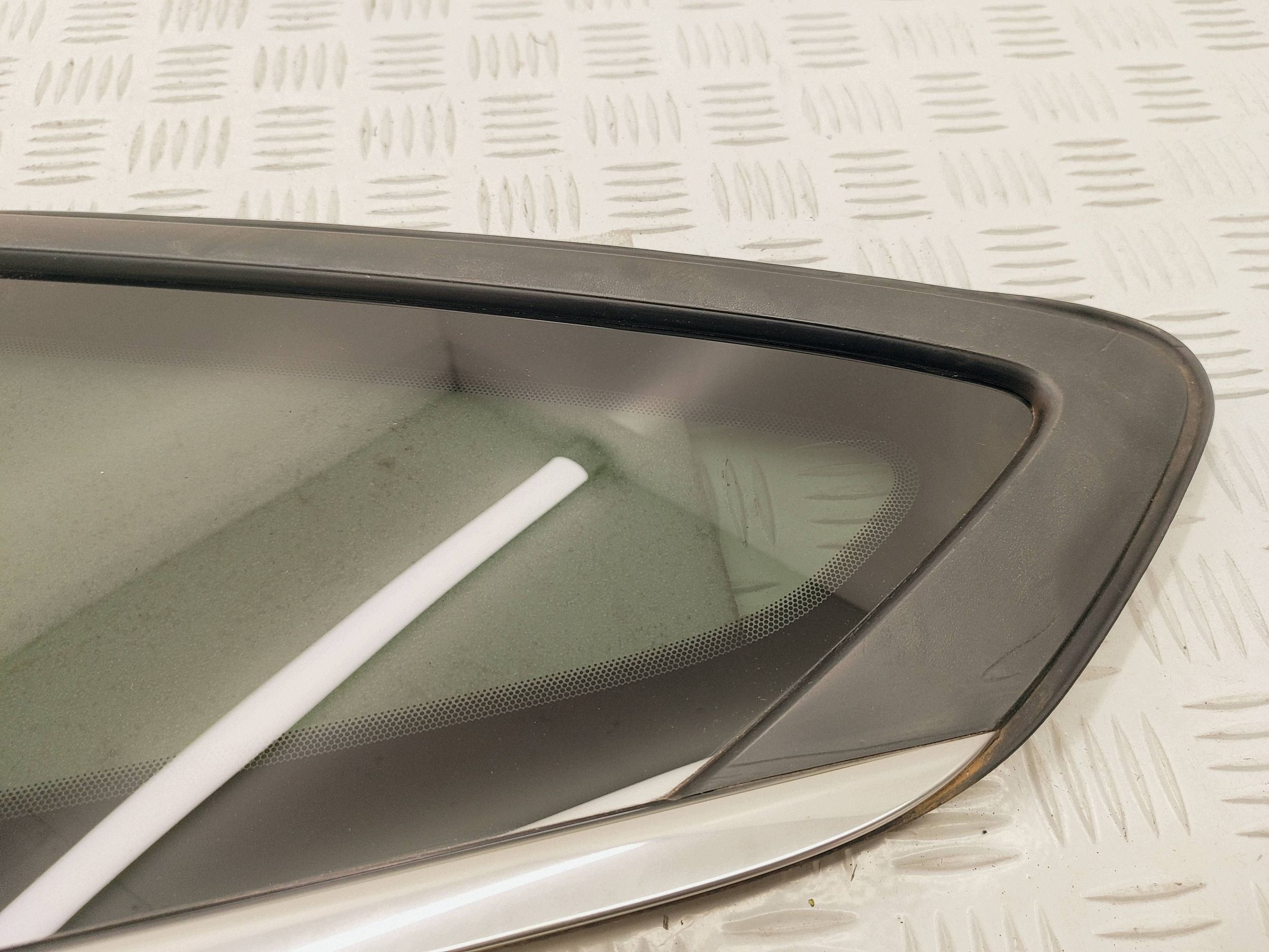 Linke Heckscheibe Citroën C5 Aircross OEM 43R000072 image 4