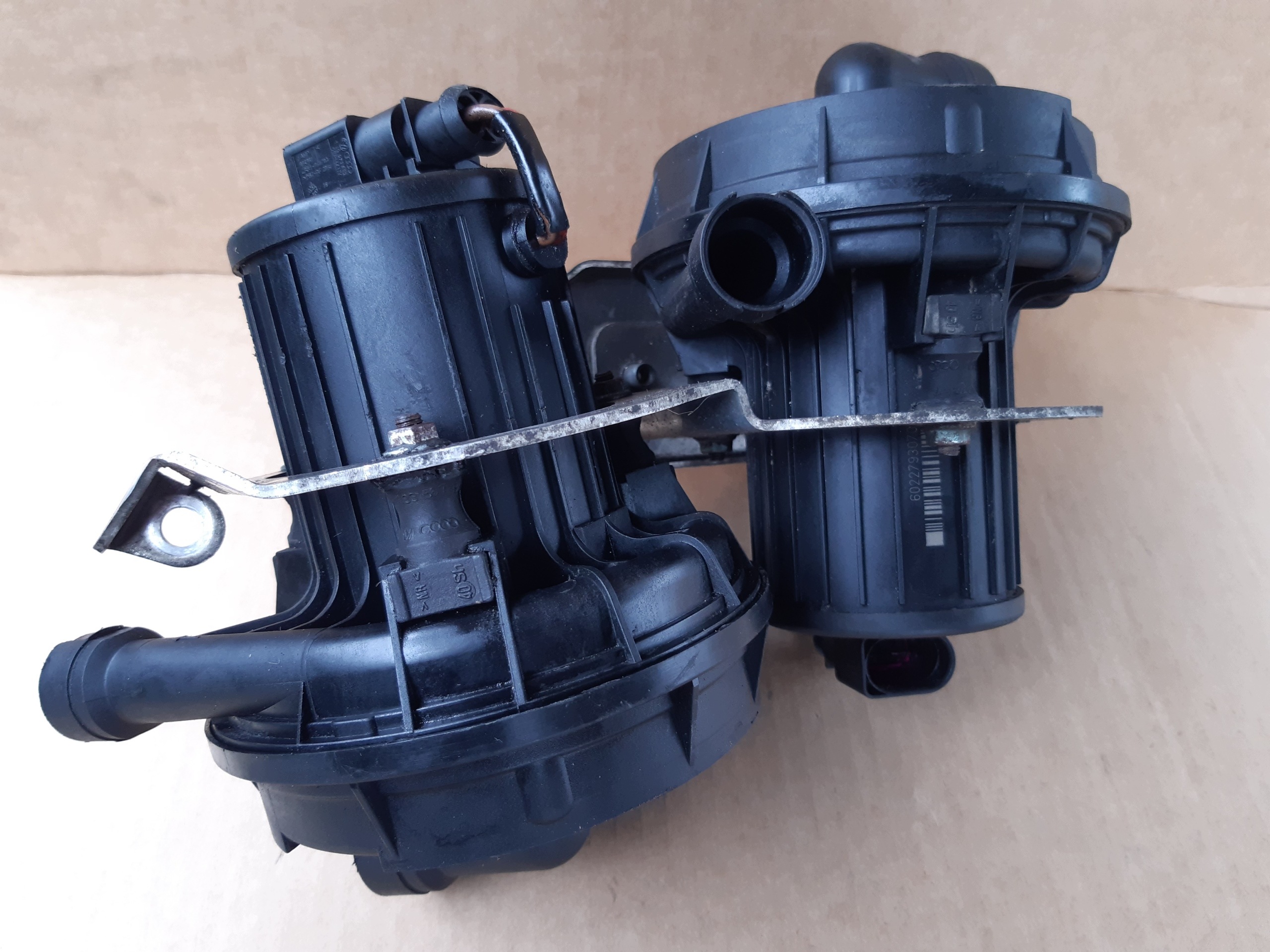 Pompe à air secondaire OEM 078906601G pour Audi A8 D3 image 2
