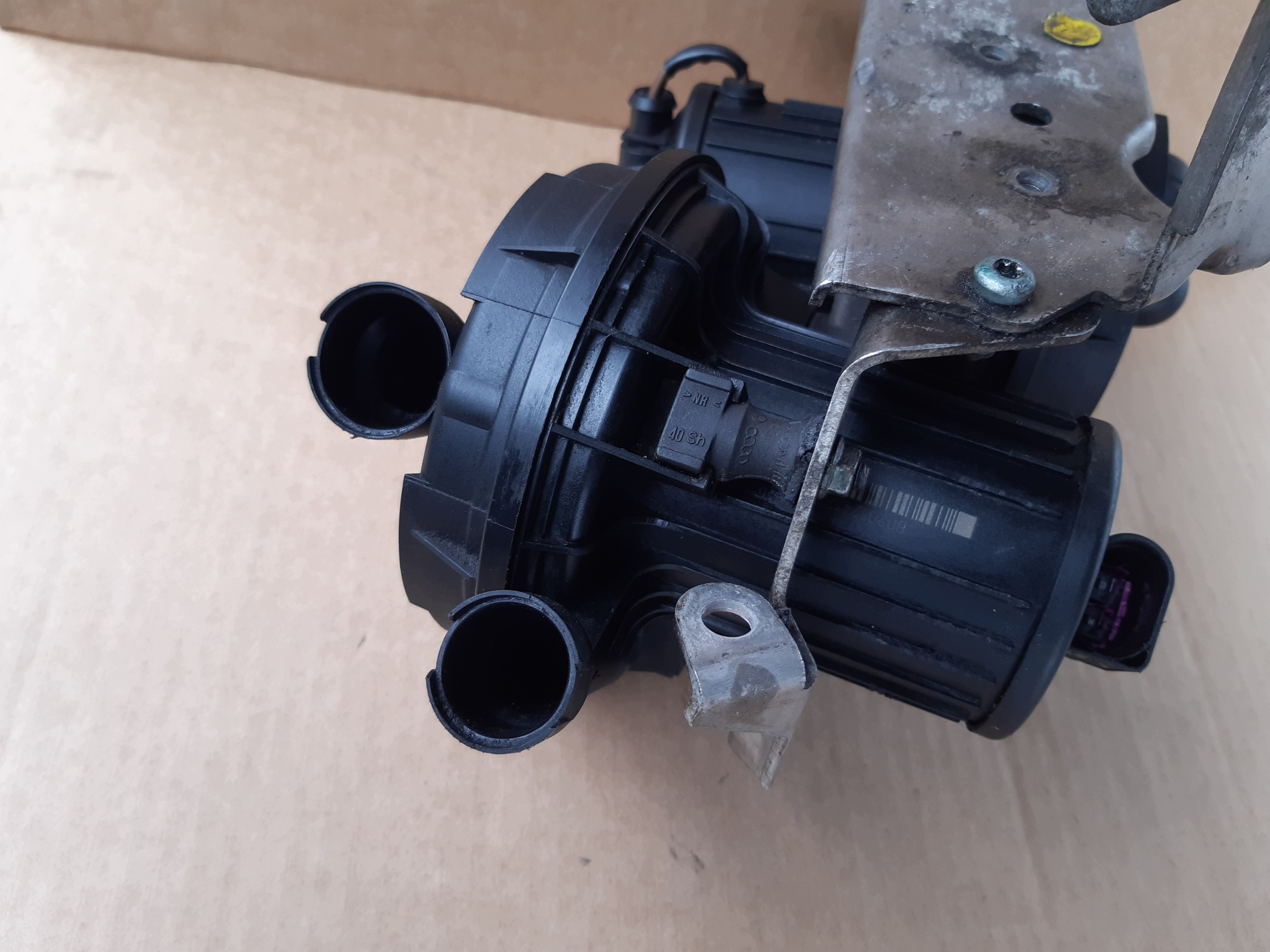 Pompe à air secondaire OEM 078906601G pour Audi A8 D3 image 3