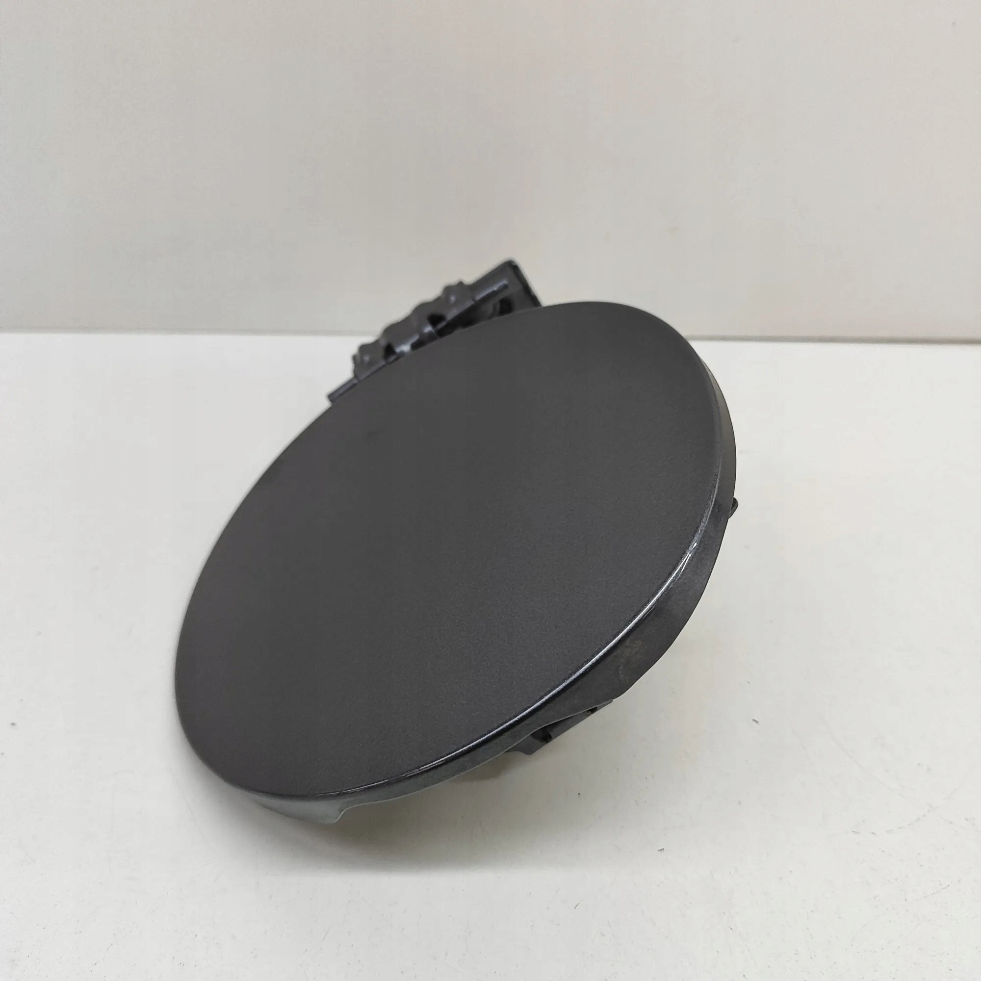 Polttoainesäiliön kansi OEM 7735076020 Lexus UX:lle