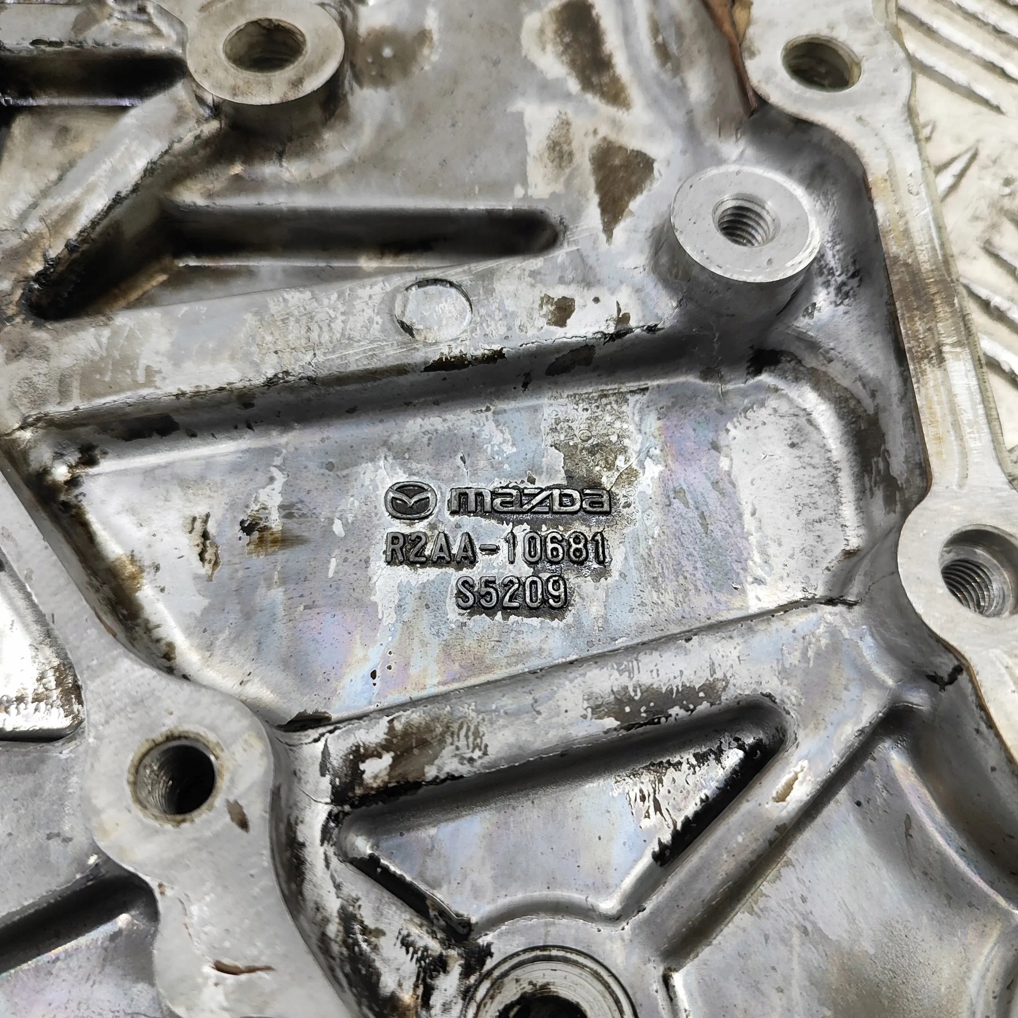 Jakoketjun kansi OEM R2AA10681 Mazda CX-7 2.2L image 5