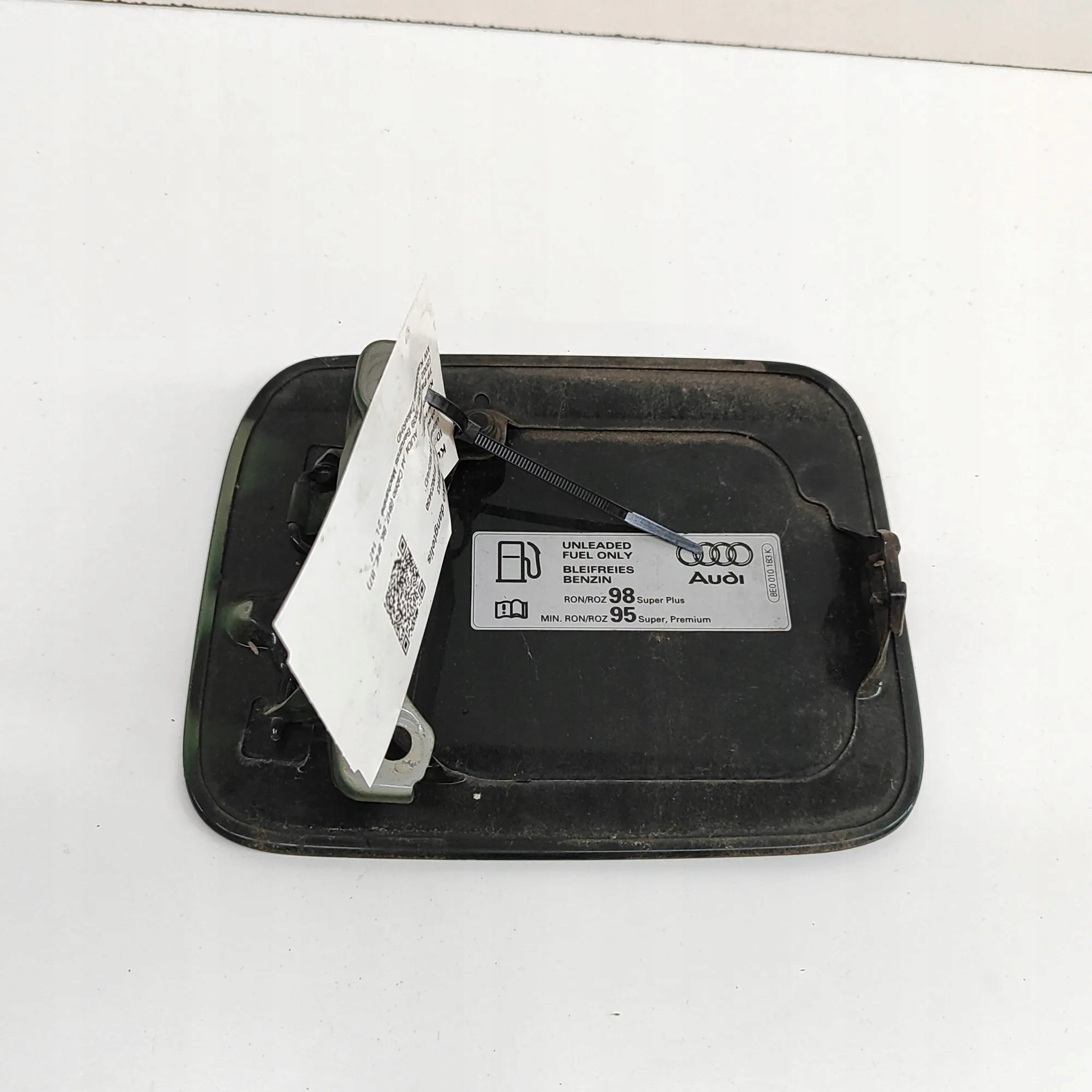 Polttoainesäiliön kansi OEM 8H0809905 Audi A4 Cabriolle