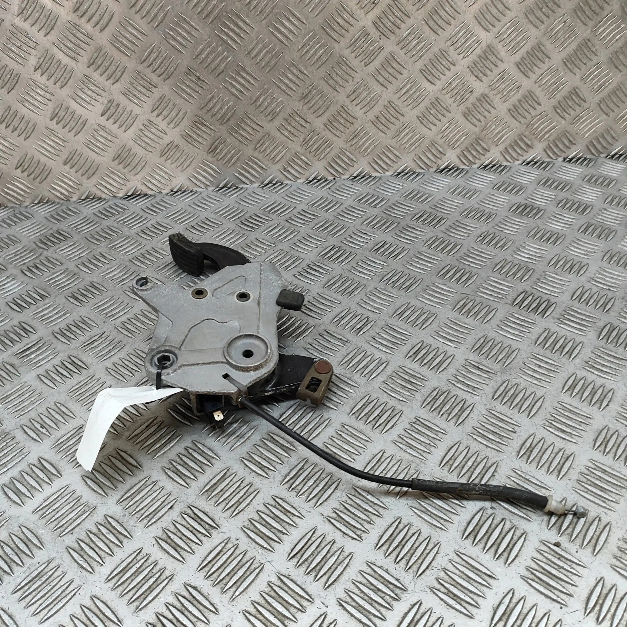 Handbremsegriff Mercedes-Benz S (W140) A2024200284