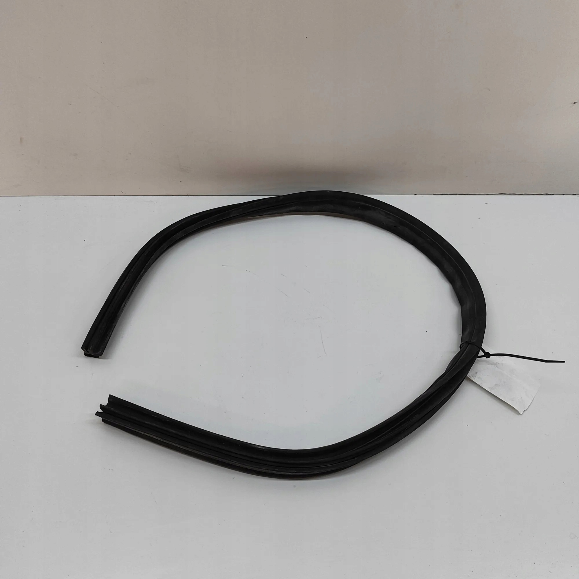Junta do capô Porsche Panamera 971 OEM 971823737 image 4