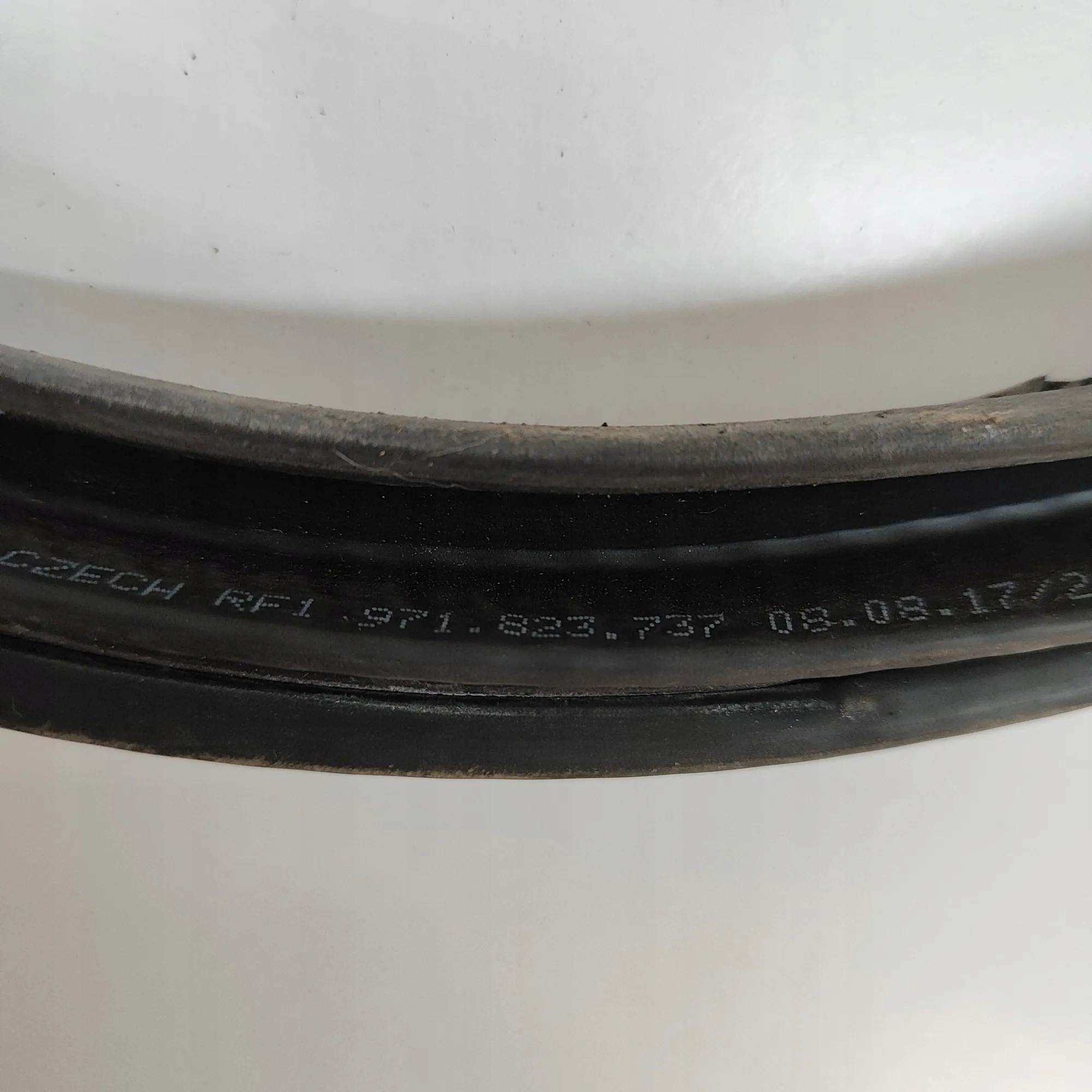 Junta do capô Porsche Panamera 971 OEM 971823737 image 6