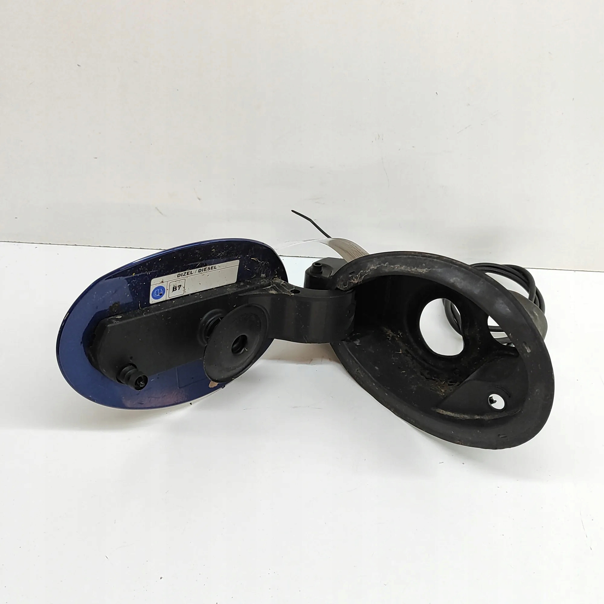 Polttoainesäiliön kansi OEM 670108040 Maserati Ghibli