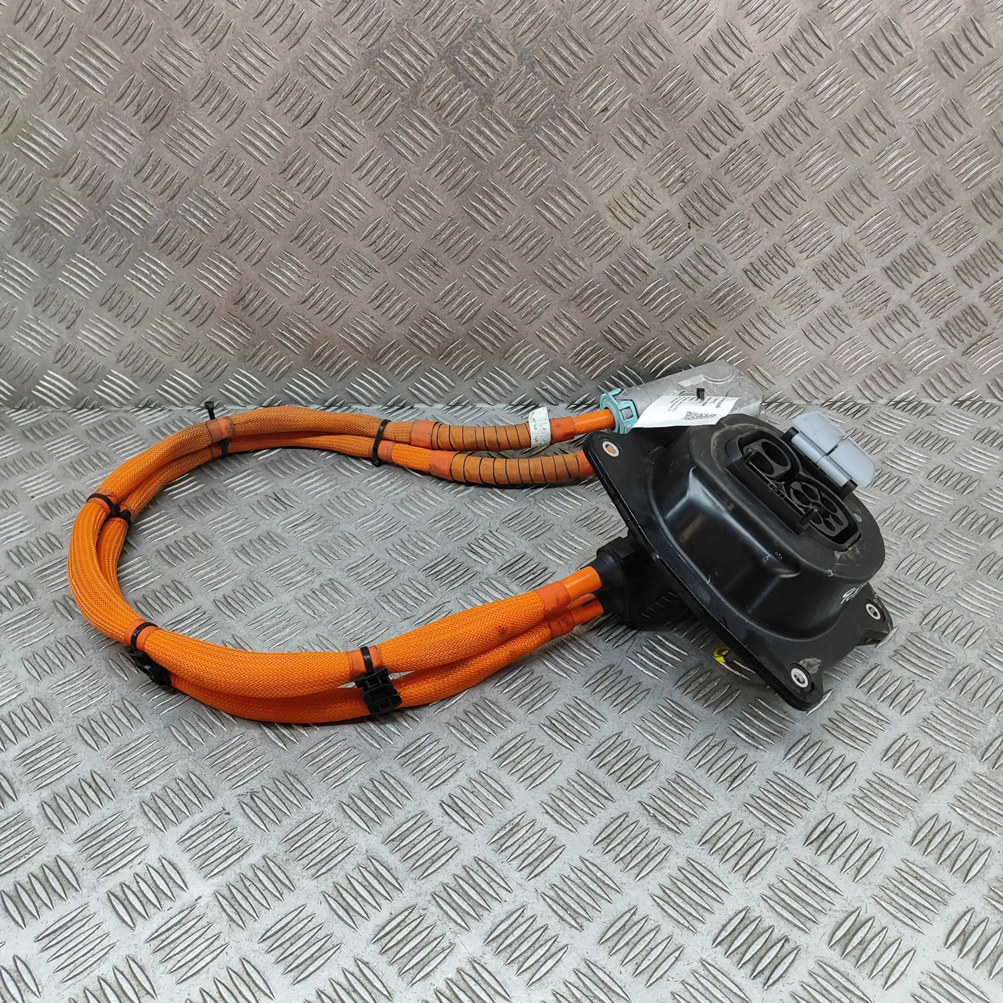 BMW Akun latauskaapeli OEM 5B340E2 iX1 U11 BEV:lle