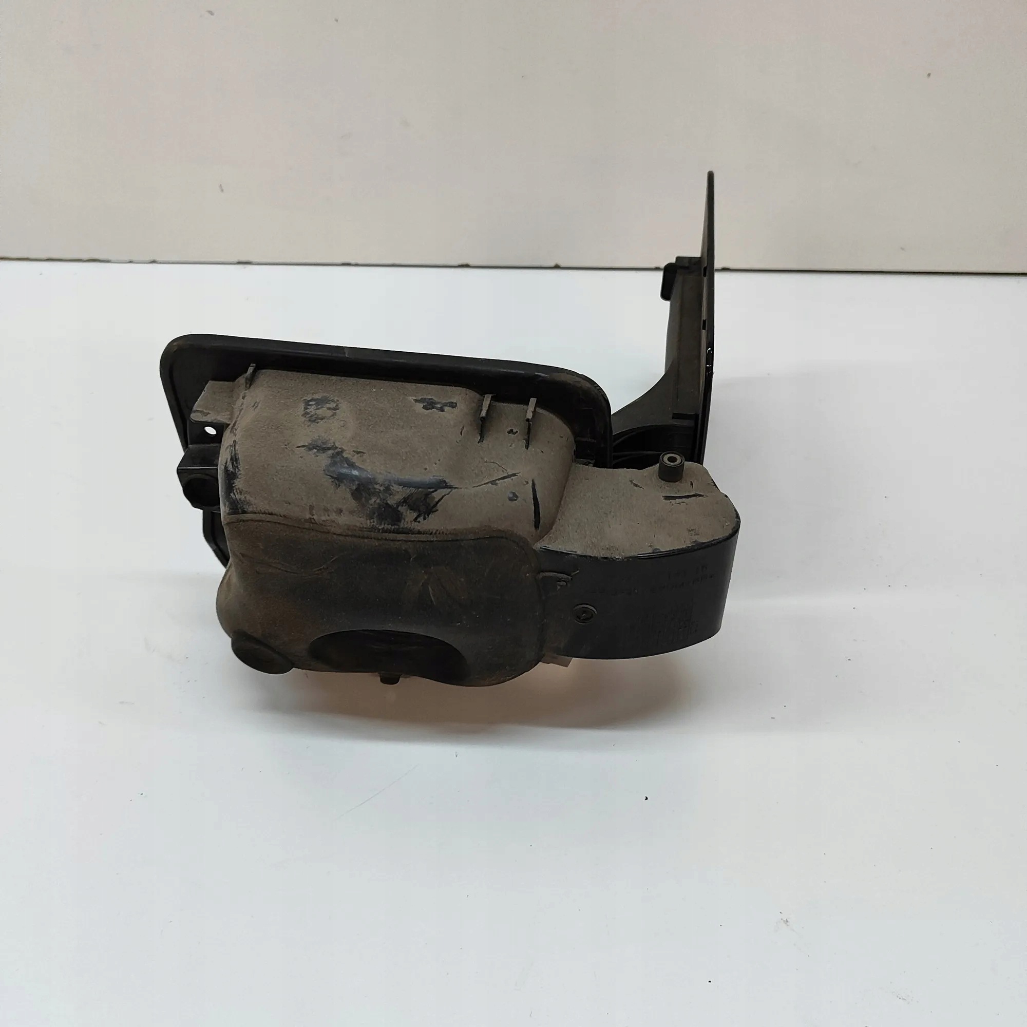 Polttoainesäiliön Luukku OEM 2H0809905A VW Amarok image 5