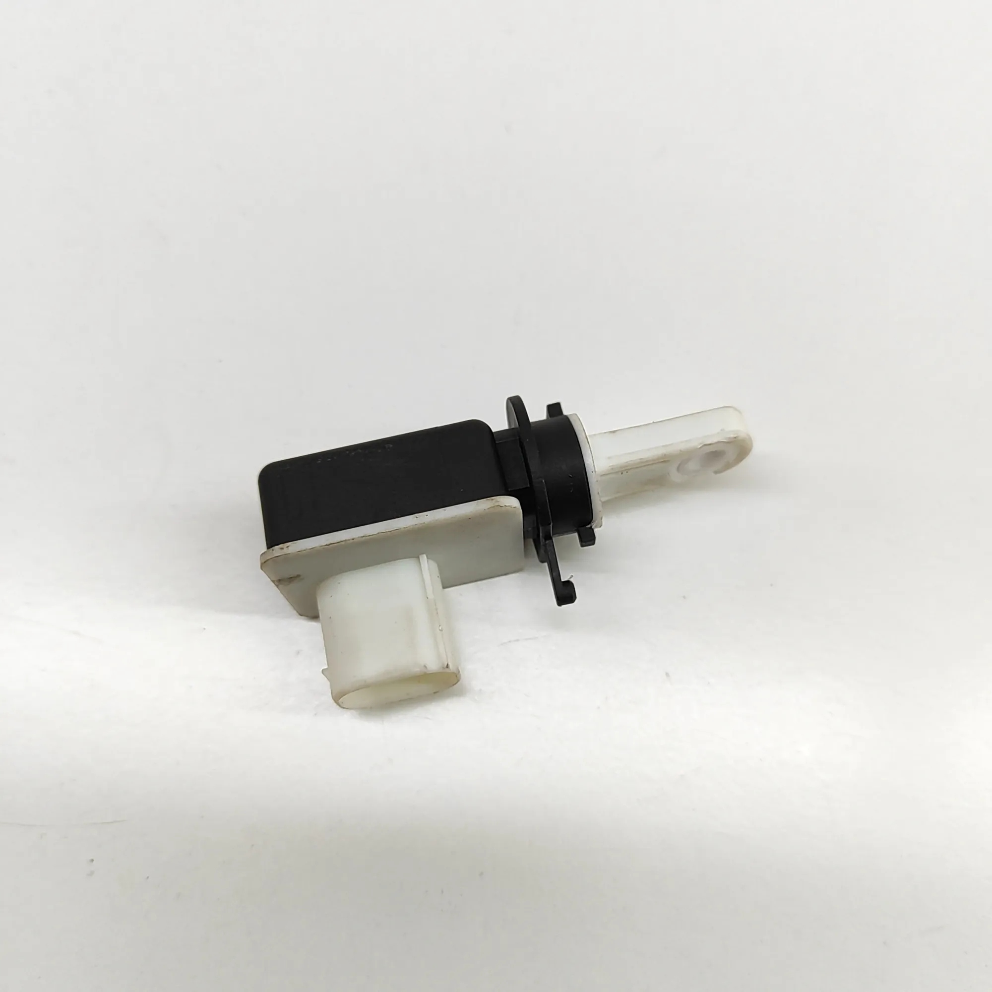 Sensor Qualidade Ar OEM GV047005 para Mercedes-Benz GLE image 3