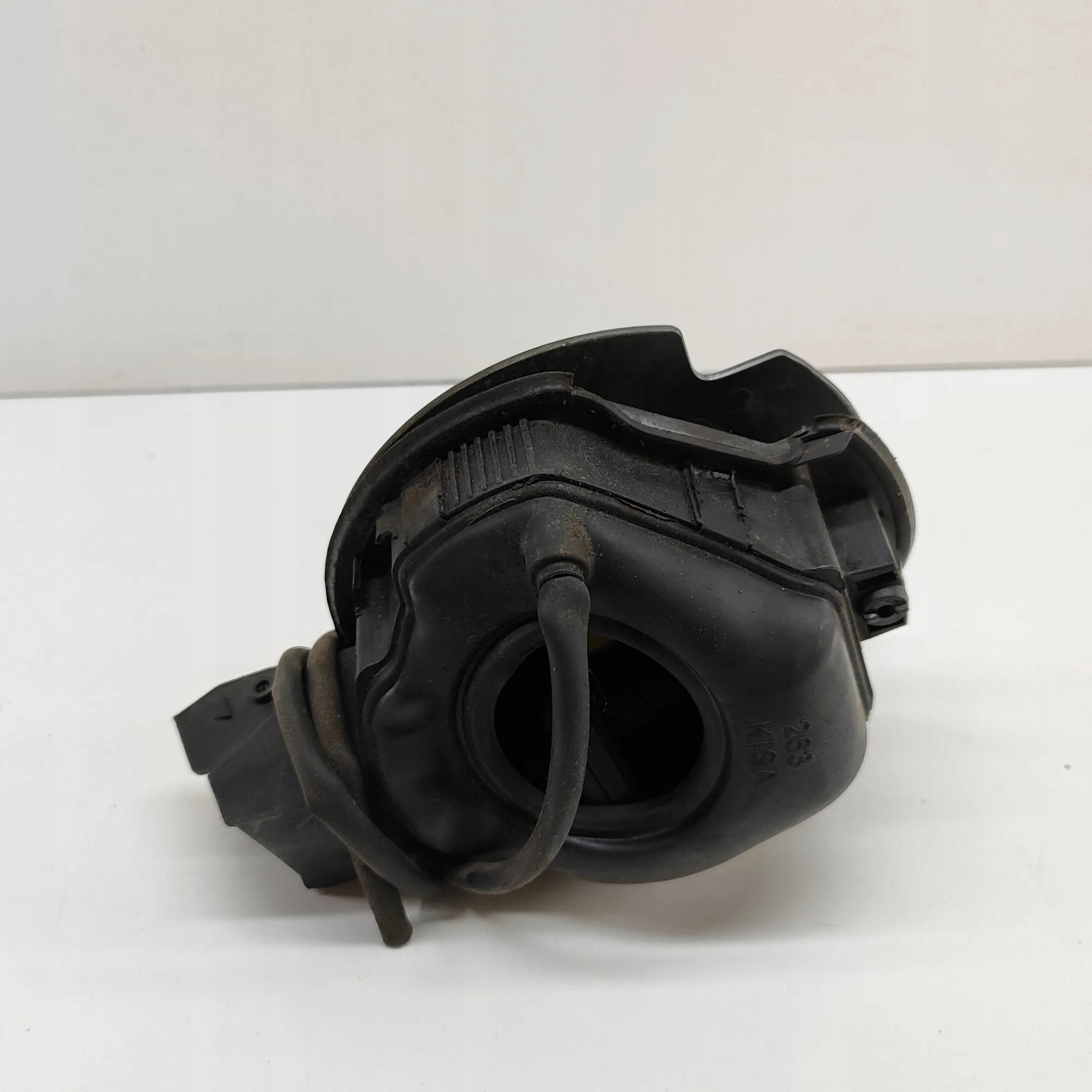Polttoainesäiliön kansi OEM 51921154 Fiat Doblo MPV
