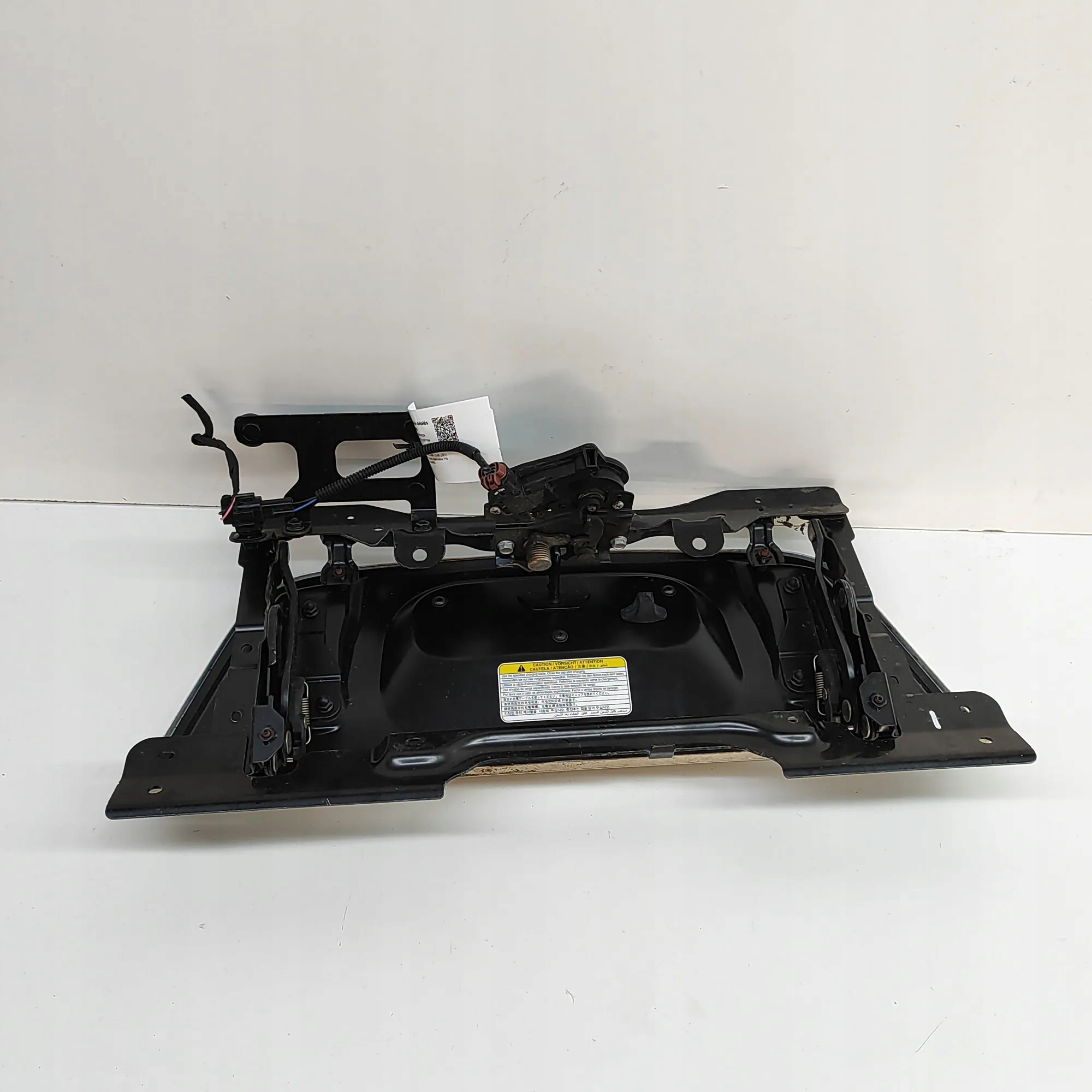 Polttoainesäiliön kansi OEM 657015SH1A Nissan Leaf 2019