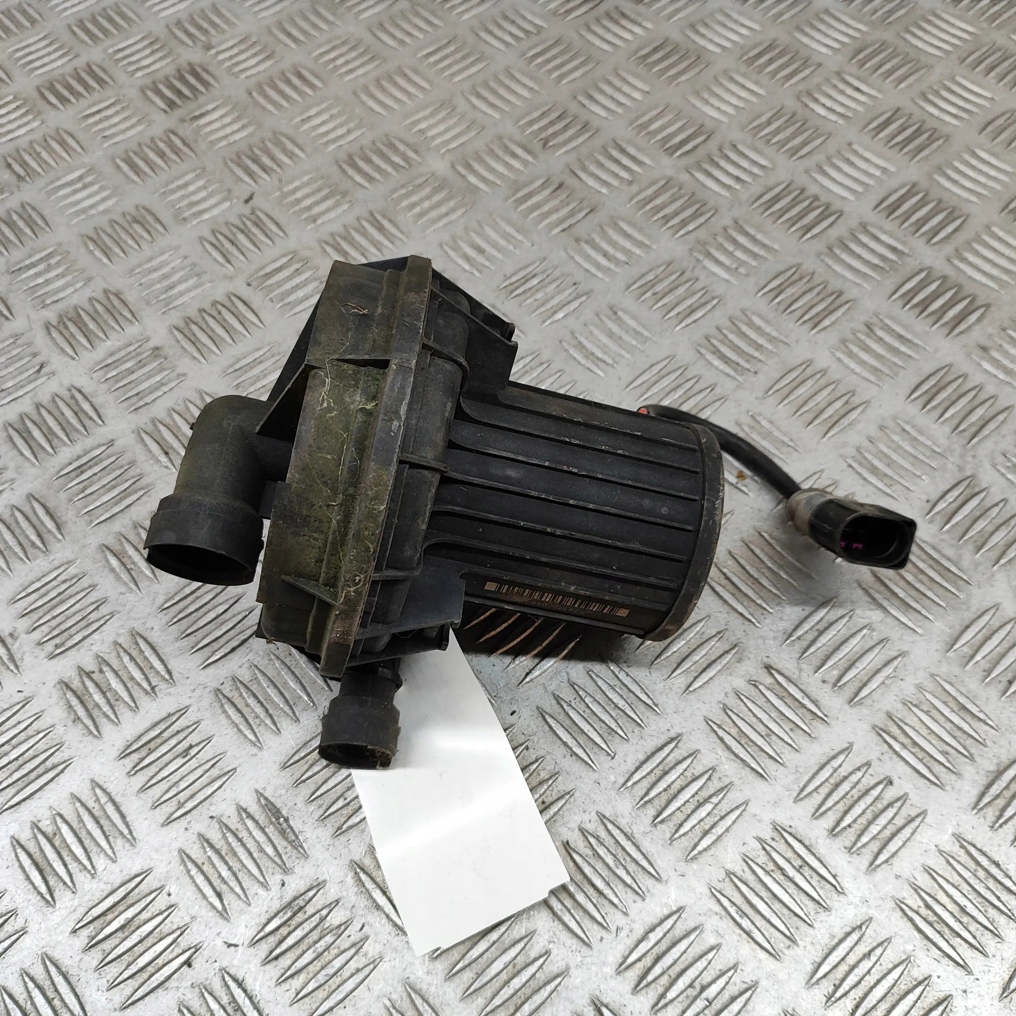 Ilmapumppu OEM 3D0131083B VW Phaeton 6.0L:lle image 4