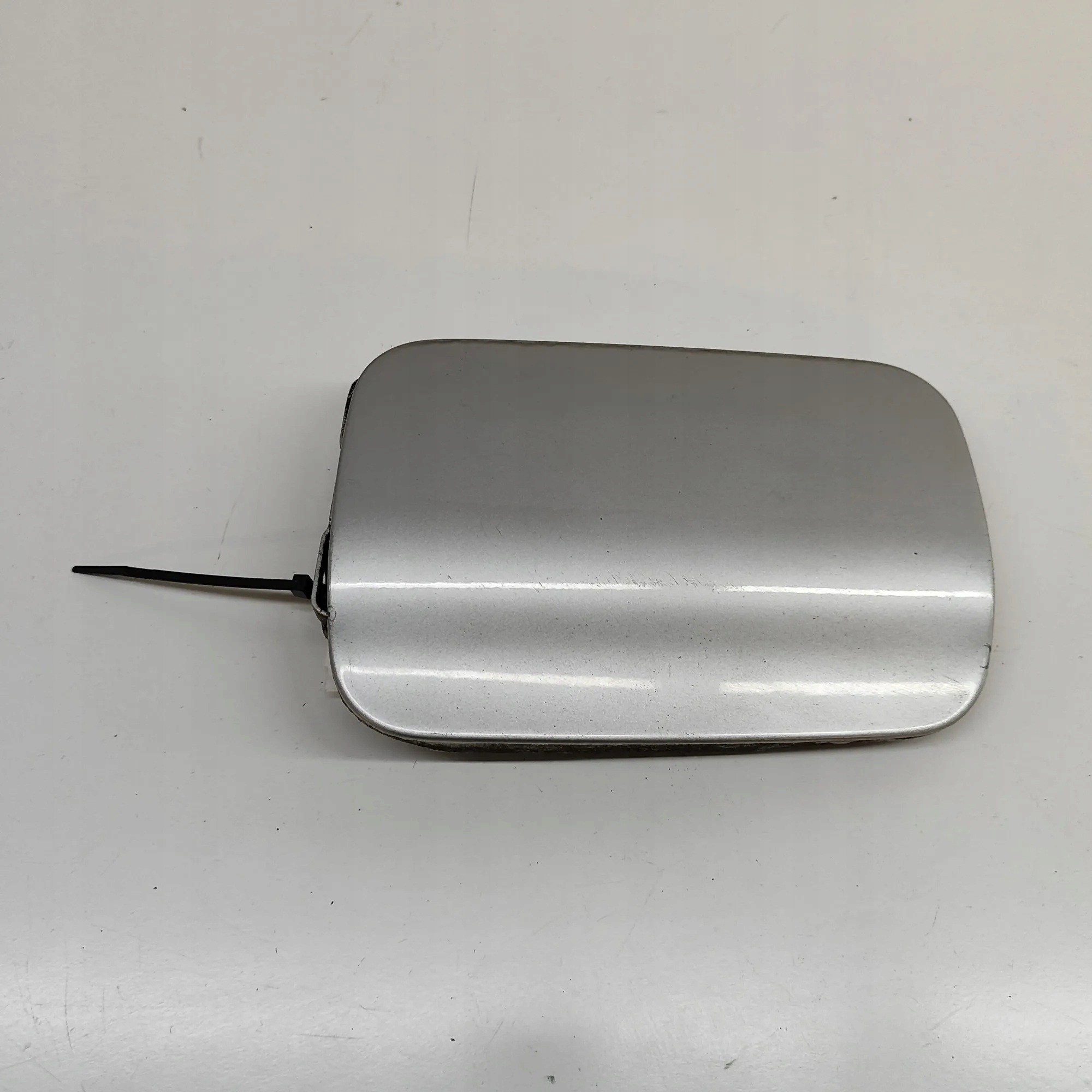 Polttoainesäiliön kansi OEM A2207500006 Mercedes-Benz S W220