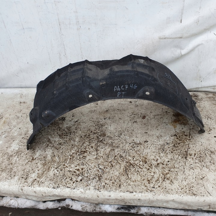 Takalokasuoja oikea Audi A6 C7 4G0810172A
