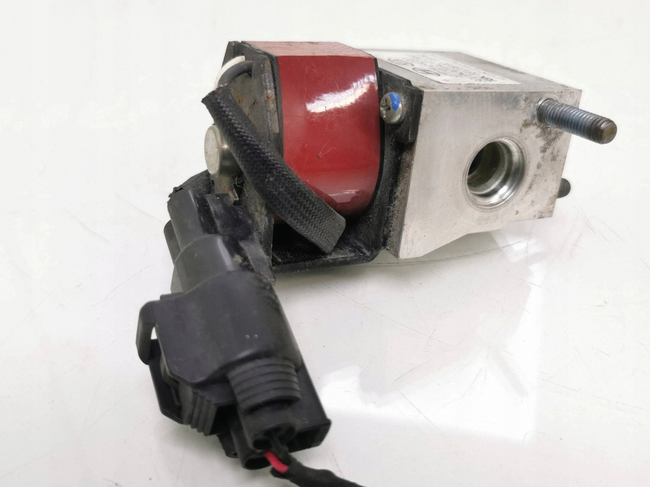 Válvula de expansão A/C Kia OEM 97725E4000 - Usada image 2