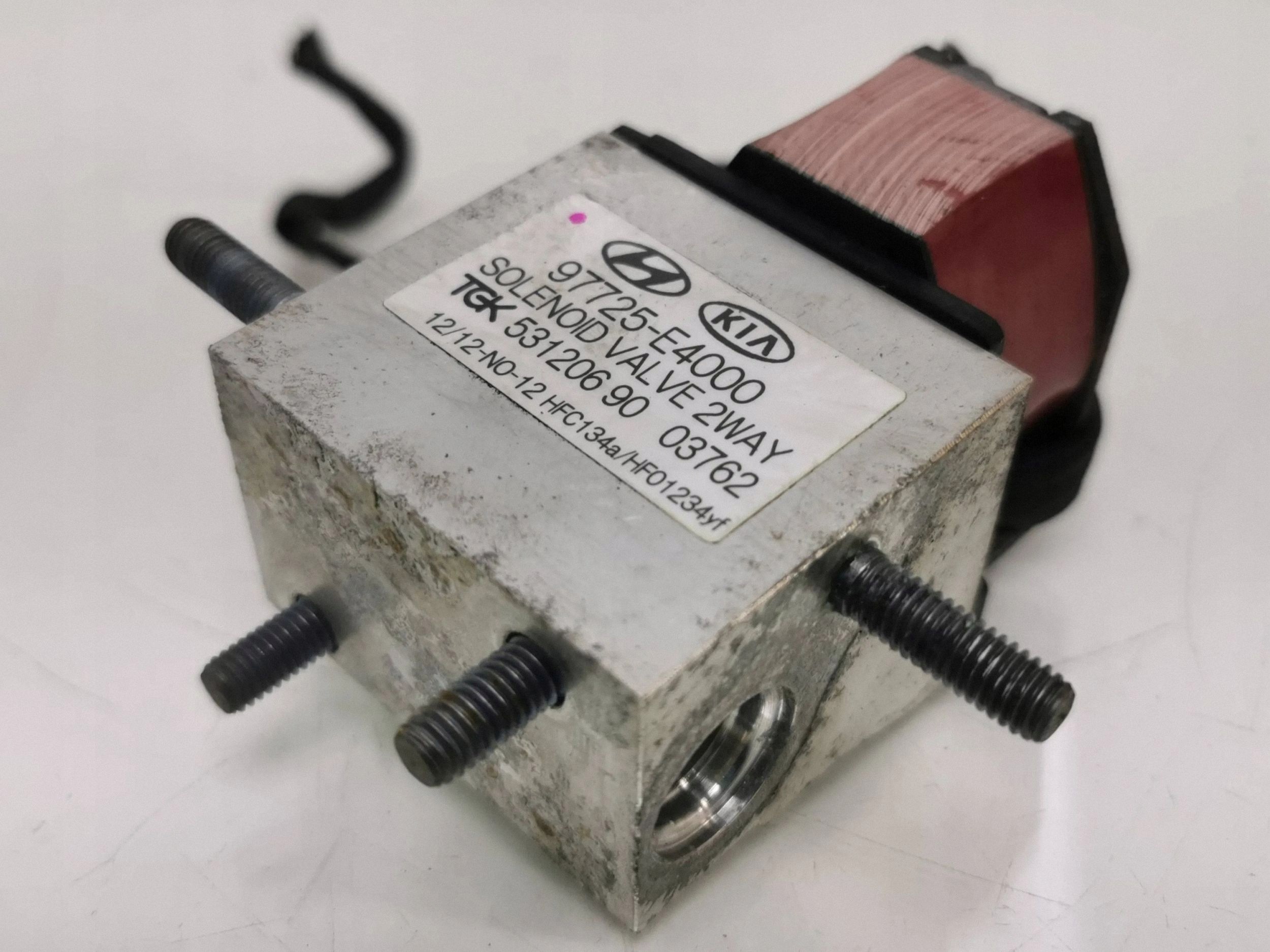 Kia A/C laajennusventtiili OEM 97725E4000 - Käytetty