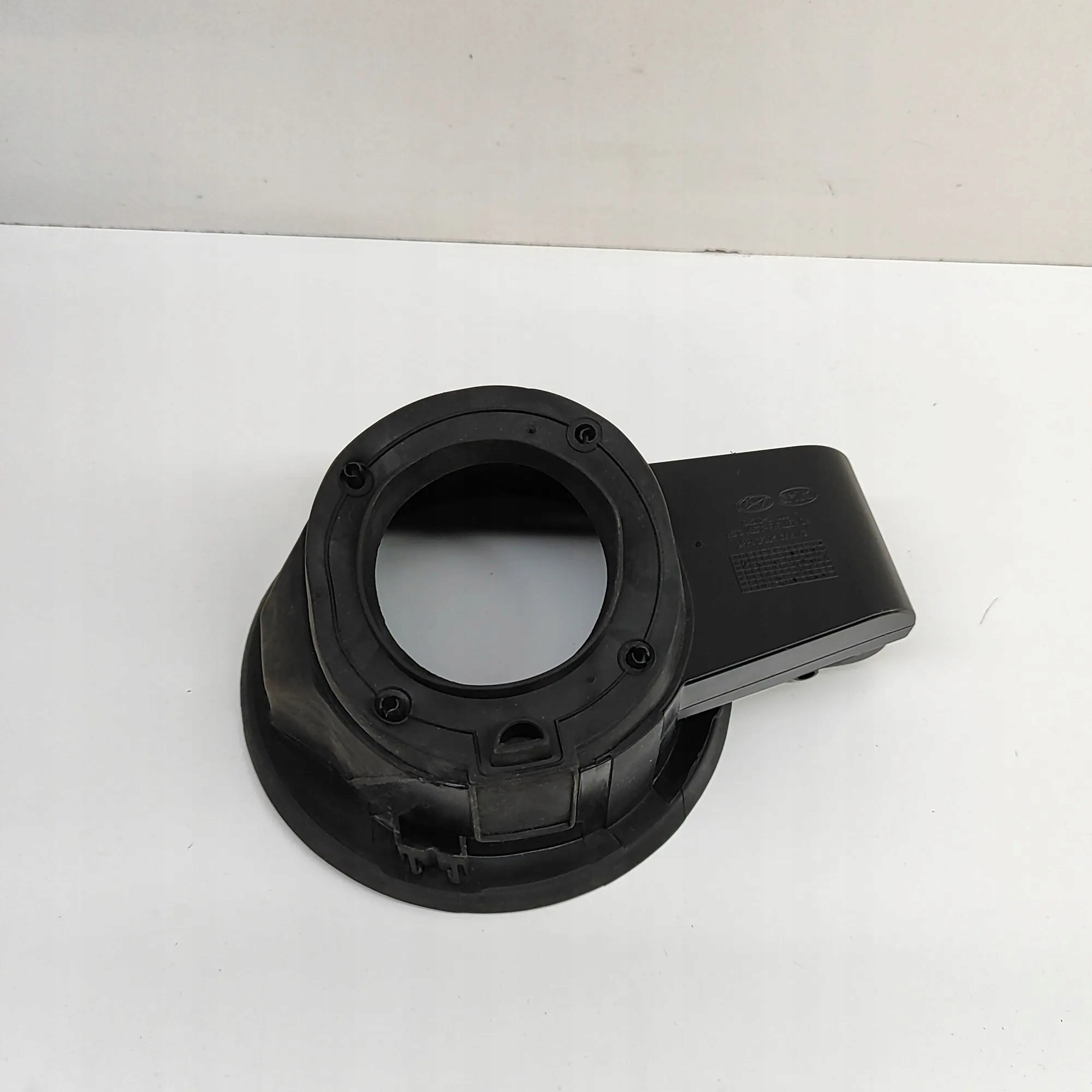 Polttoainesäiliön kansi OEM 695132W000 Hyundai Grand Santa Fe