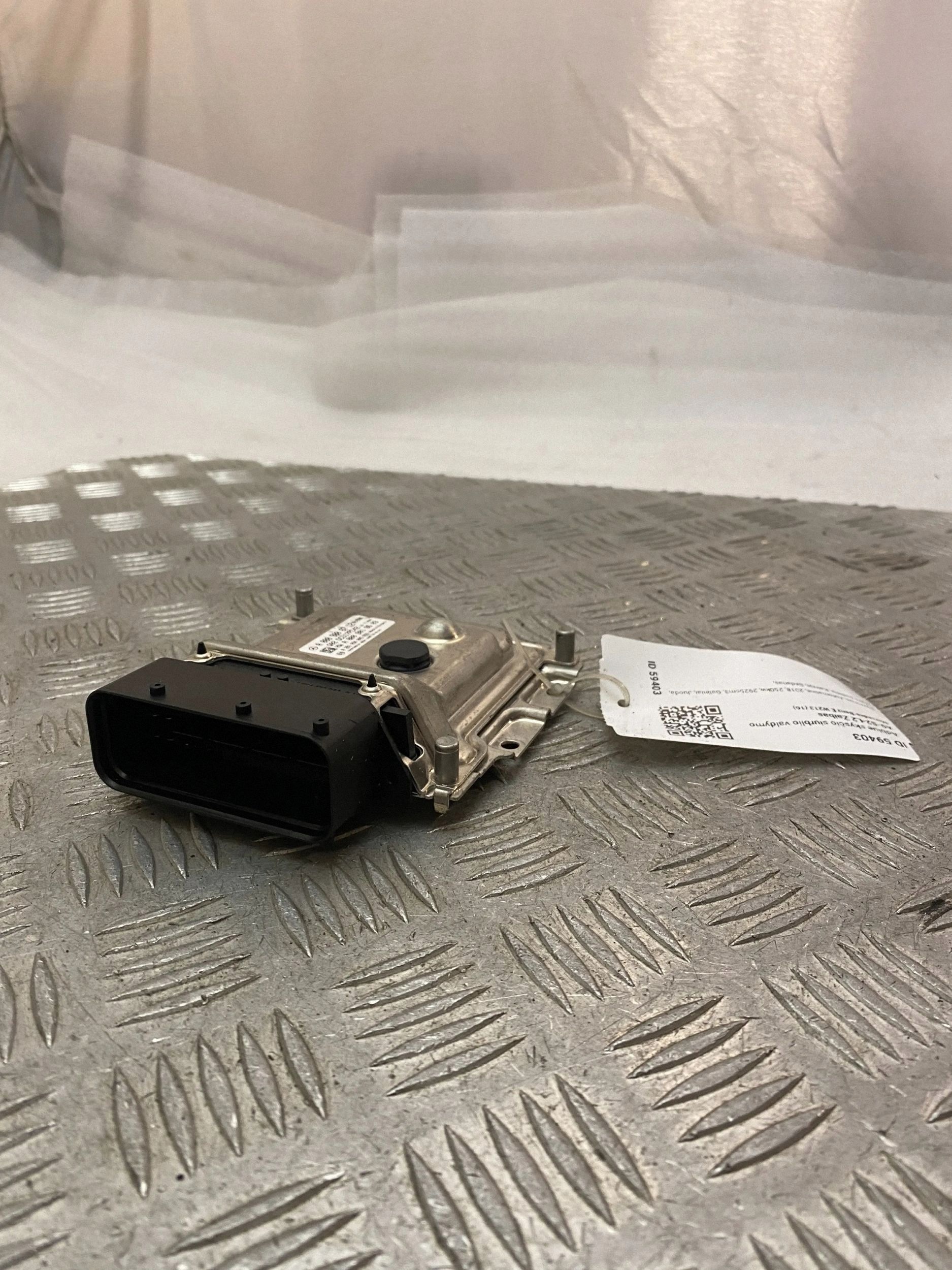 Mercedes-Benz AdBlue-regelunit OEM A0009006712 image 3