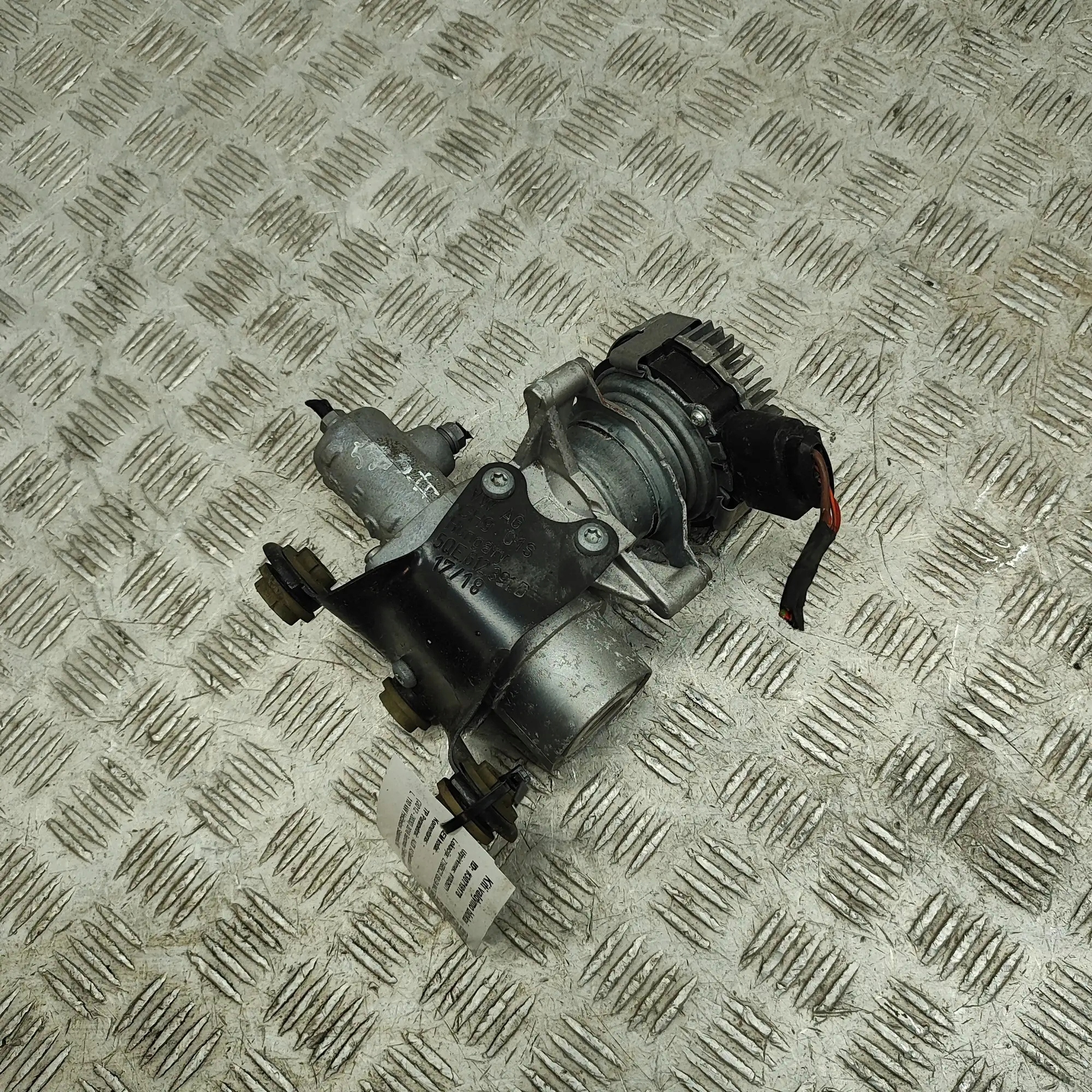 Remcilinder OEM 0132018030 voor Audi A3 Sportback image 2