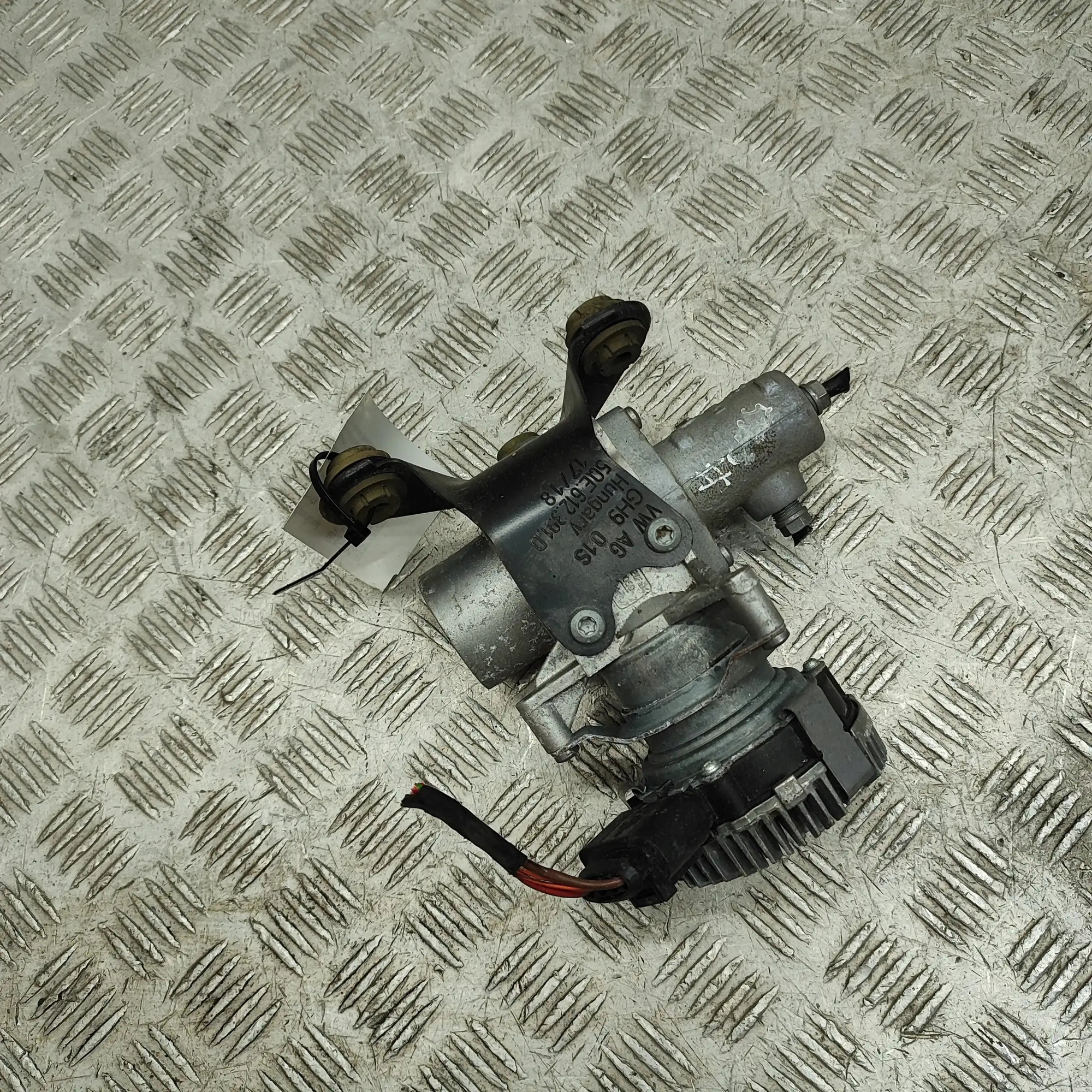 Jarru sylinteri OEM 0132018030 Audi A3 Sportbackille