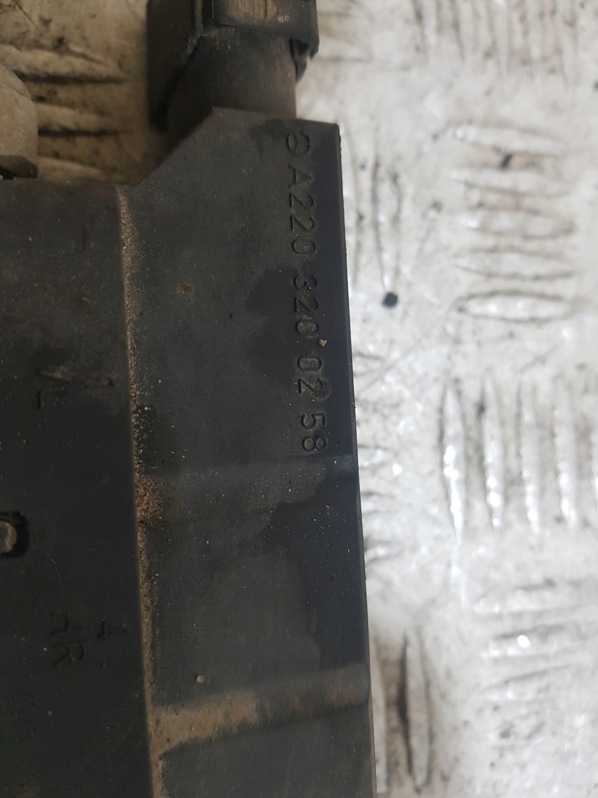 Mercedes S-luokka W220 Jousituksen jakotanko OEM A2203200258