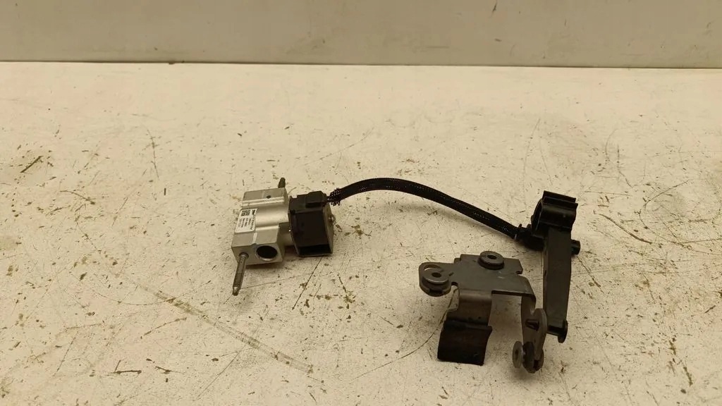 Válvula de Expansão A/C Peugeot OEM T588455A1 - Usada image 2