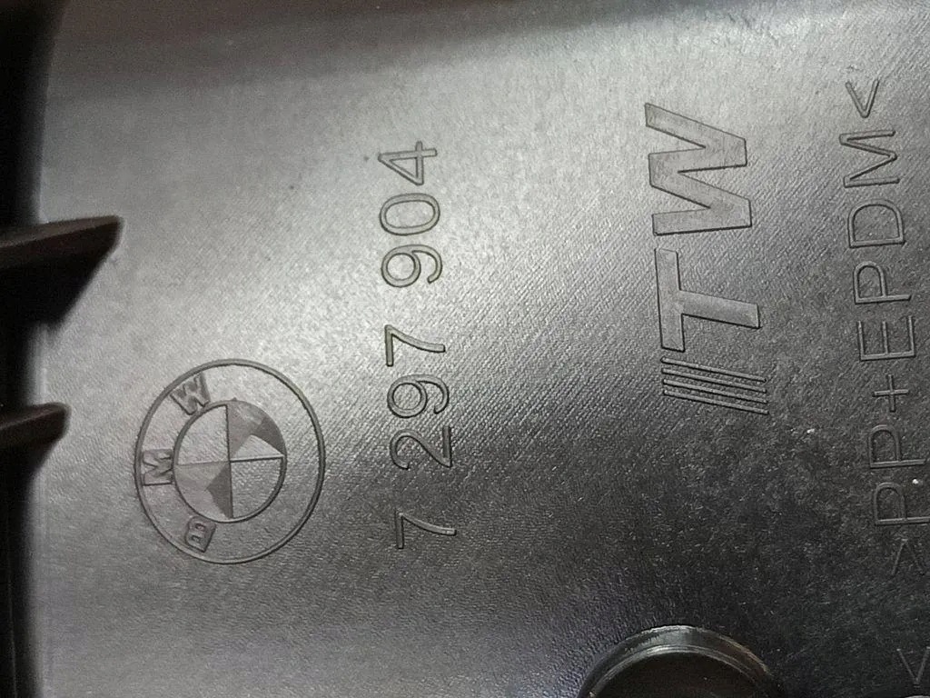 BMW X5 F15/F85 Kraftstoffklappe OEM 7297904 - Gebraucht image 5