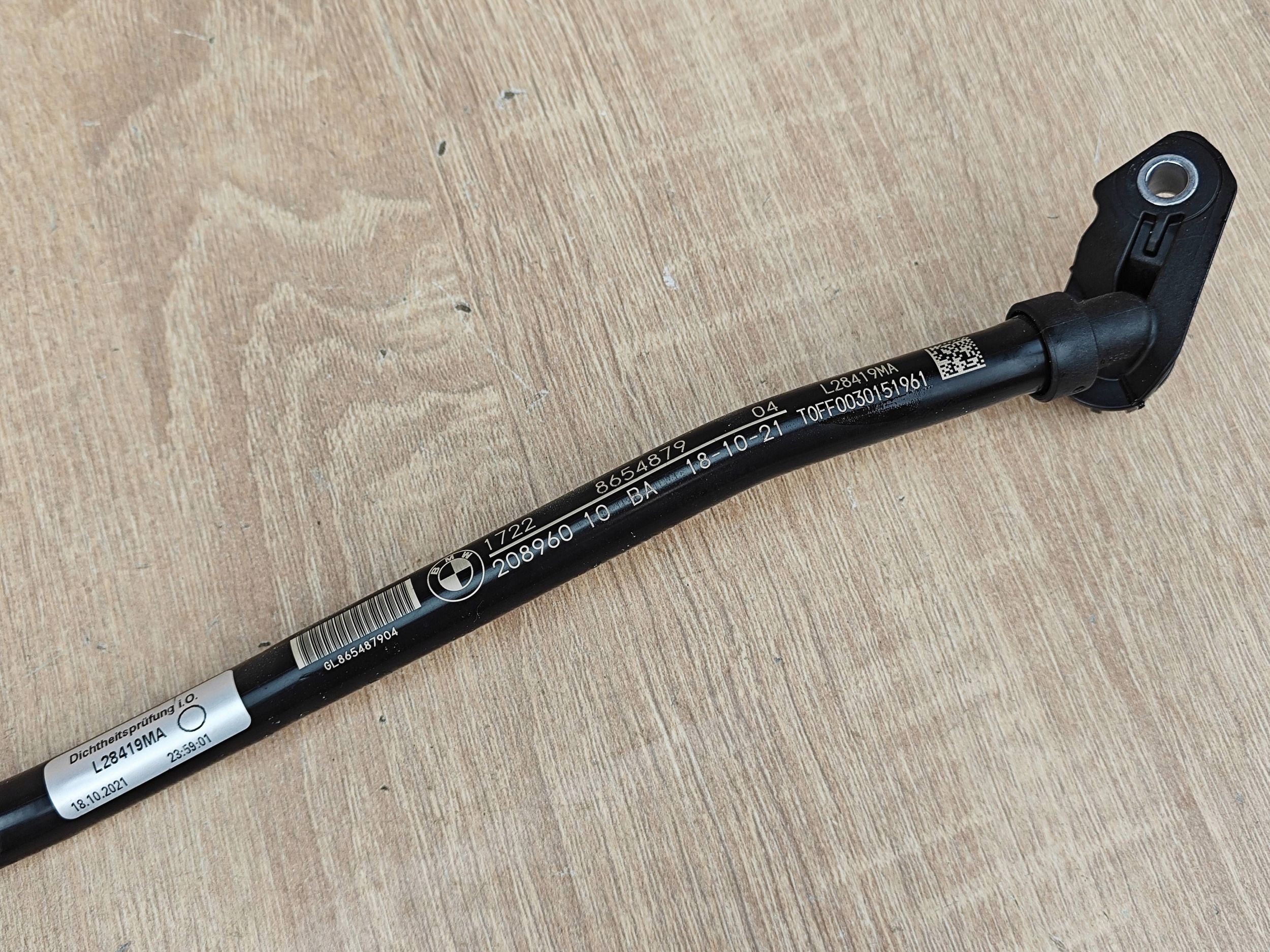 BMW G30 G31 G32 Radiatorslang OEM 8654879 image 3