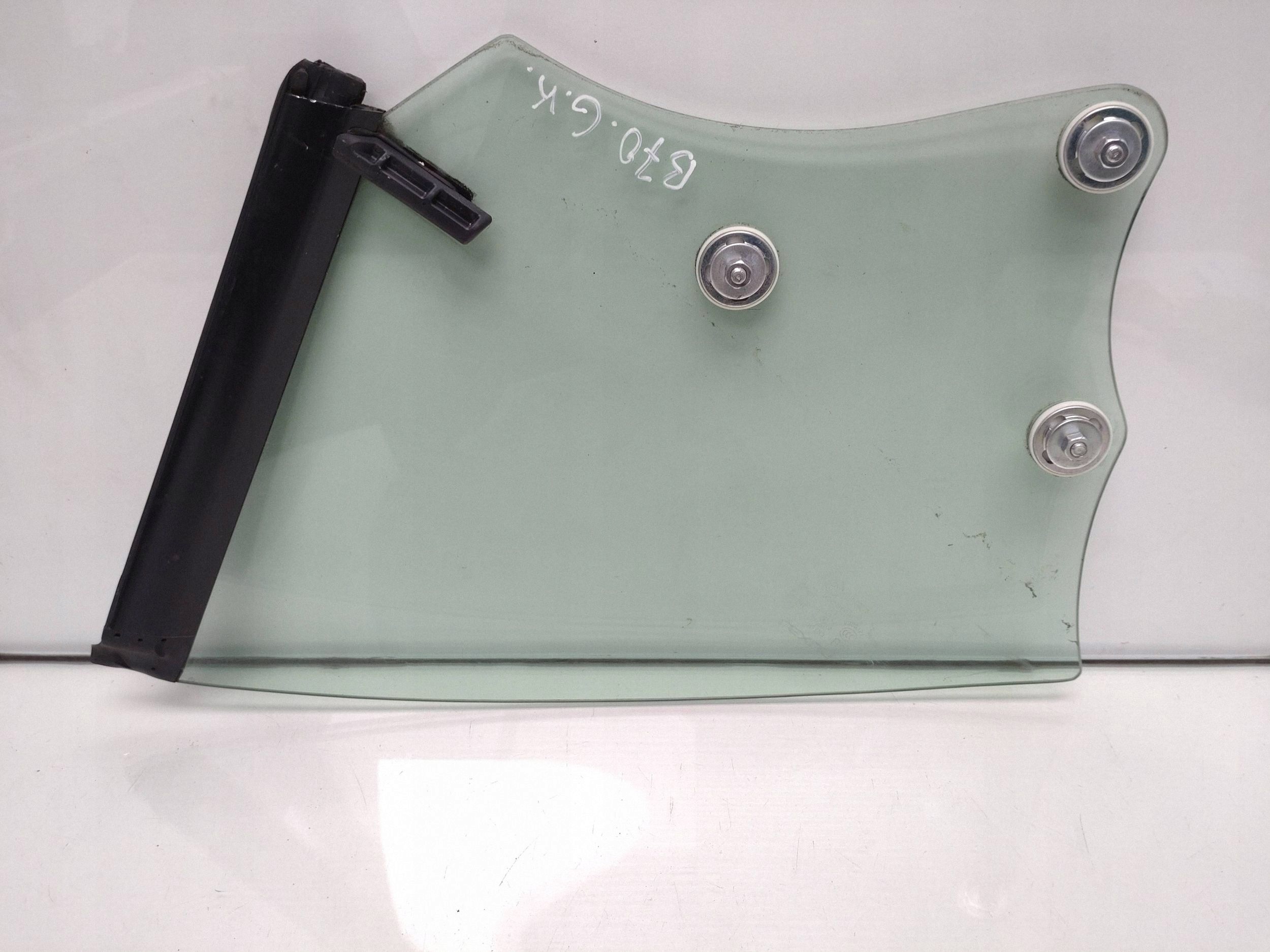 Mazda B-Sarja vasen takalasi OEM 43R00014