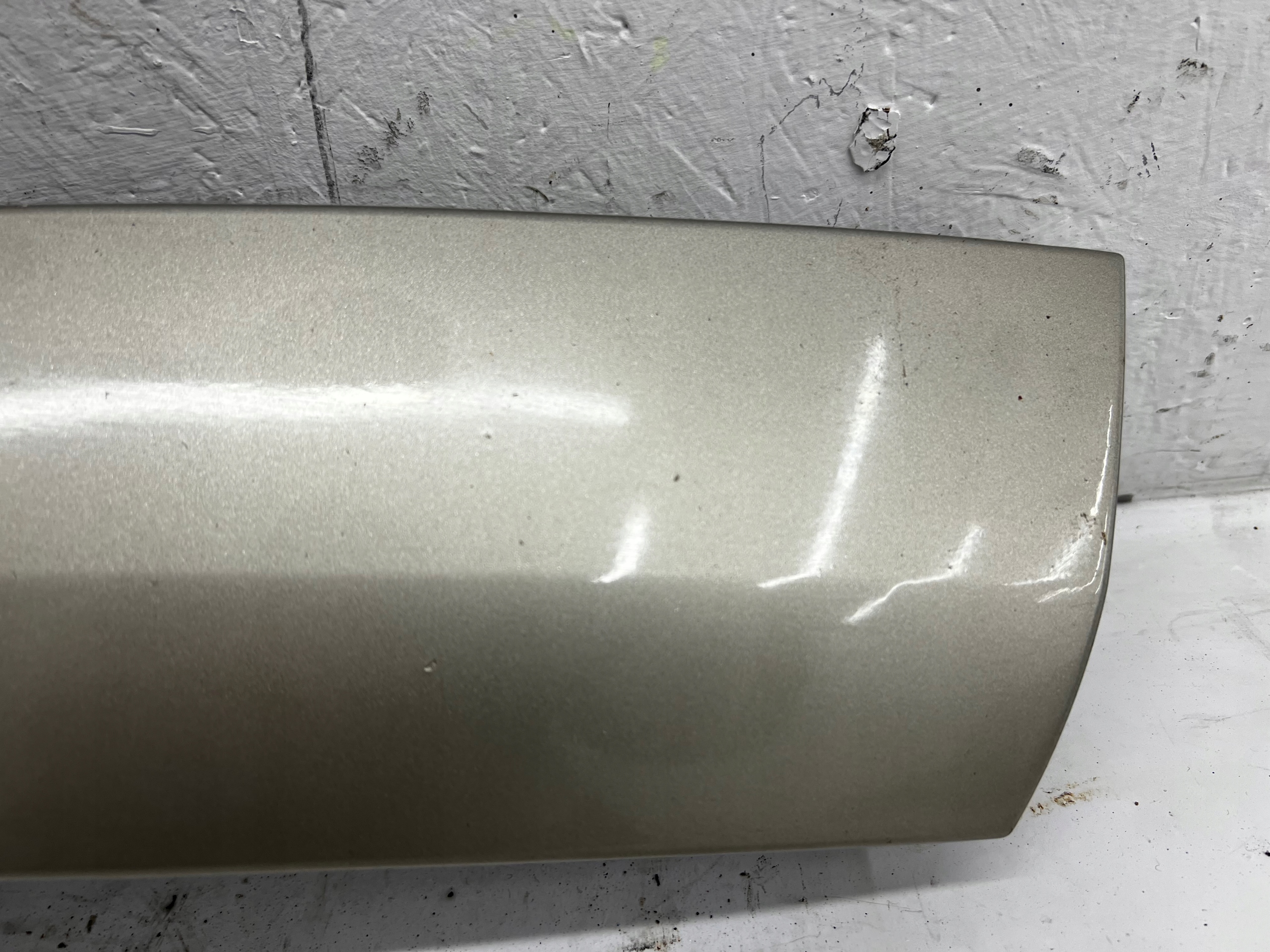 Moldura Para-choque Esquerda Dianteira 7H5807717 VW T5 LD1W
