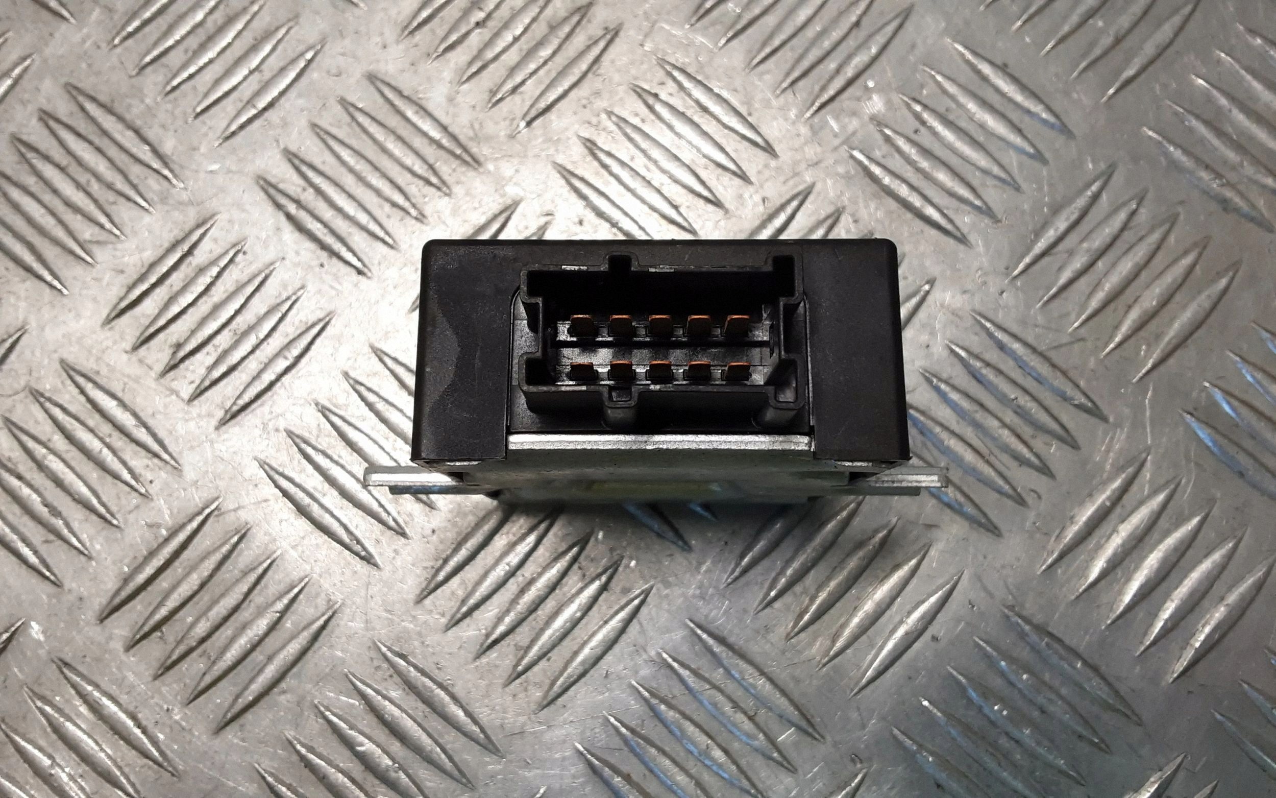 Module de commande pompe à carburant OEM 16147404880 BMW image 3