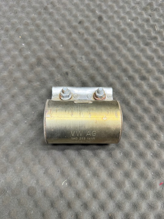 1K0253141R Schelle Verbinder Auspuffrohr VW Golf VII