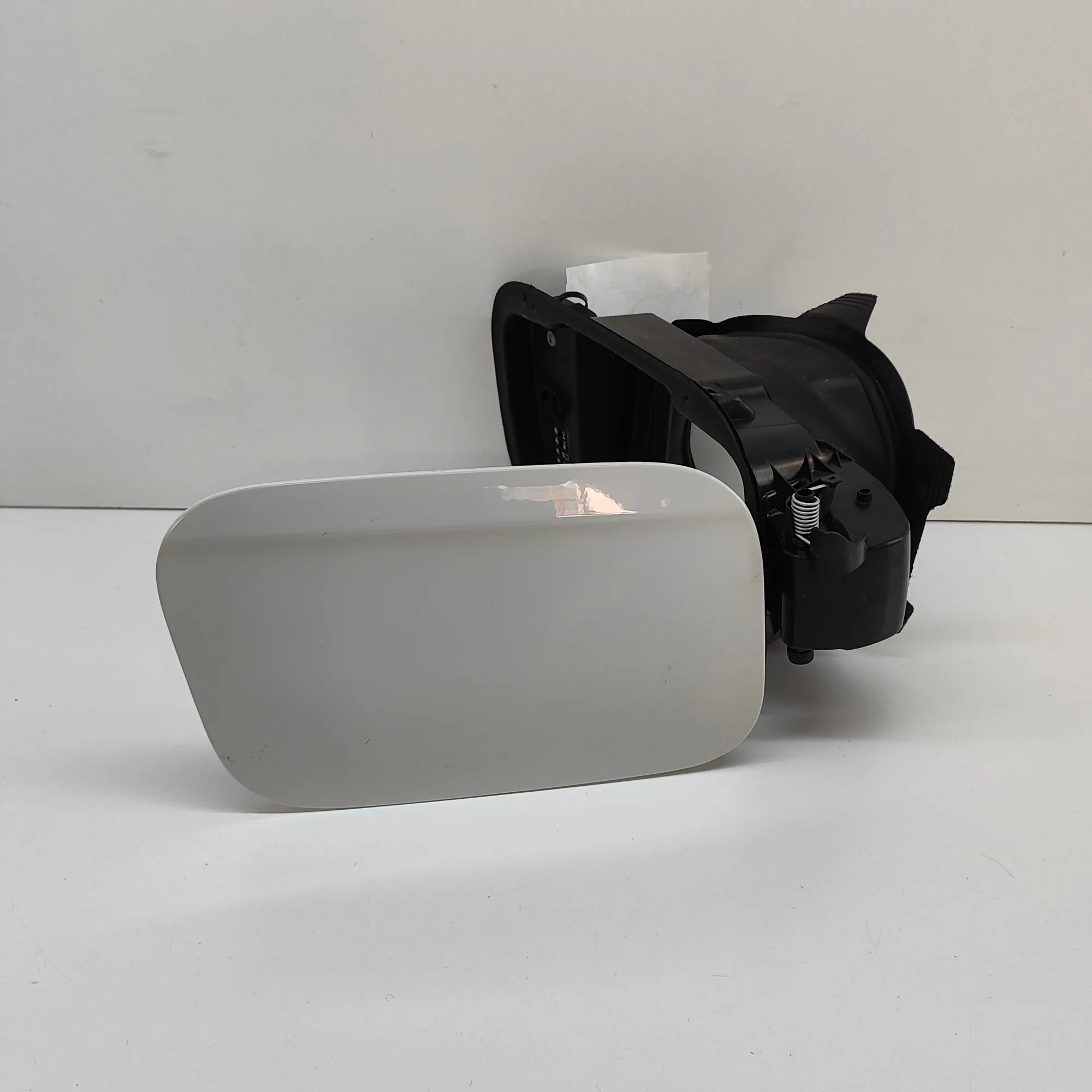 BMW Tankklappe OEM 9466557 für iX1 U11 BEV 2024 image 2