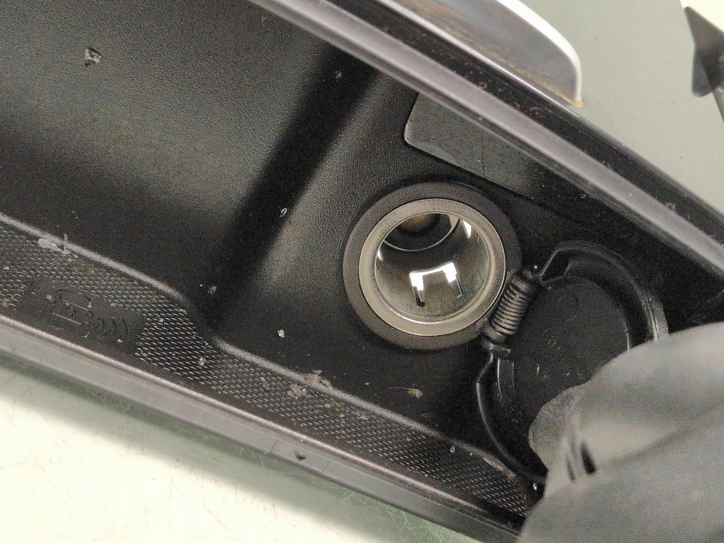 Aschenbecher OEM 39138936 für Opel Insignia B Grand Sport image 10