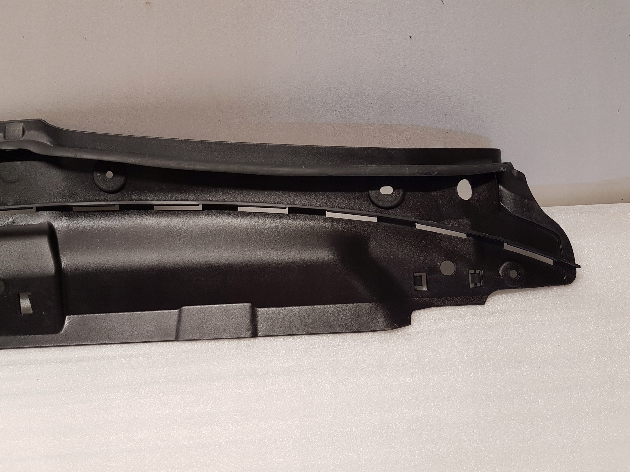 BMW 7461970 Obere Frontgurtabdeckung Kühlergrillblende image 3