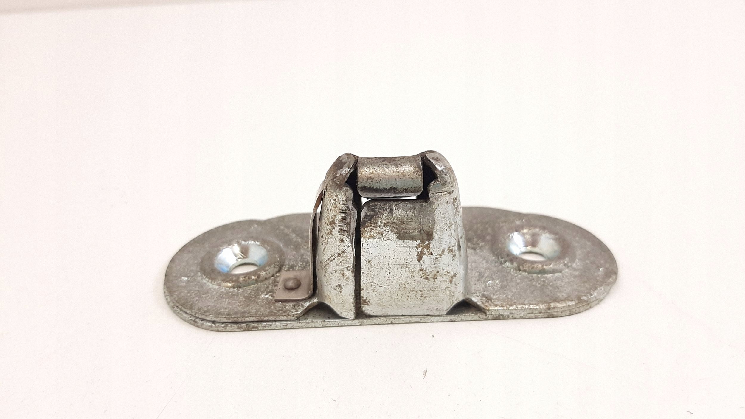 MAM6351 OEM Support de Serrure de Coffre Mercedes W115