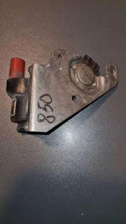 Distributeur d'allumage Volvo V70 2003 OEM 1367777 image 2