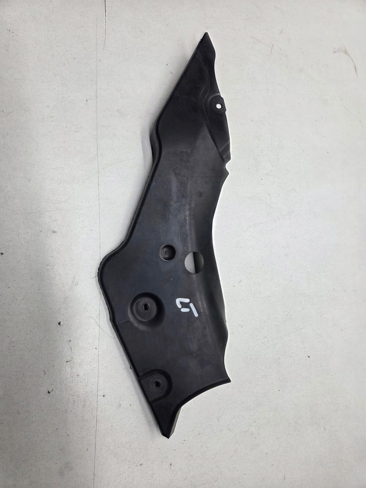 Porsche Taycan alustasuojus OEM 9J1825217