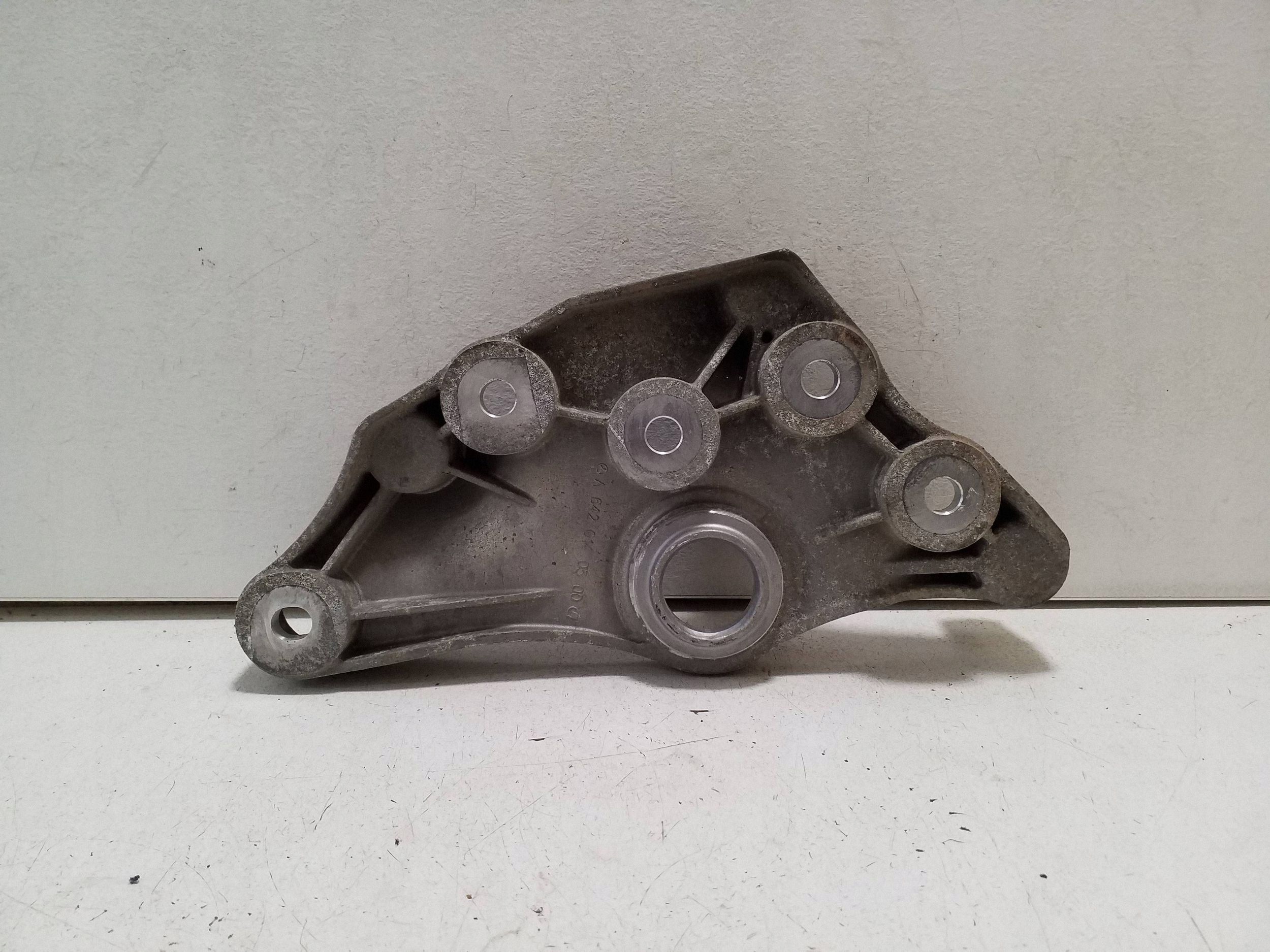 Support différentiel avant Mercedes-Benz OEM A6420140500 image 2