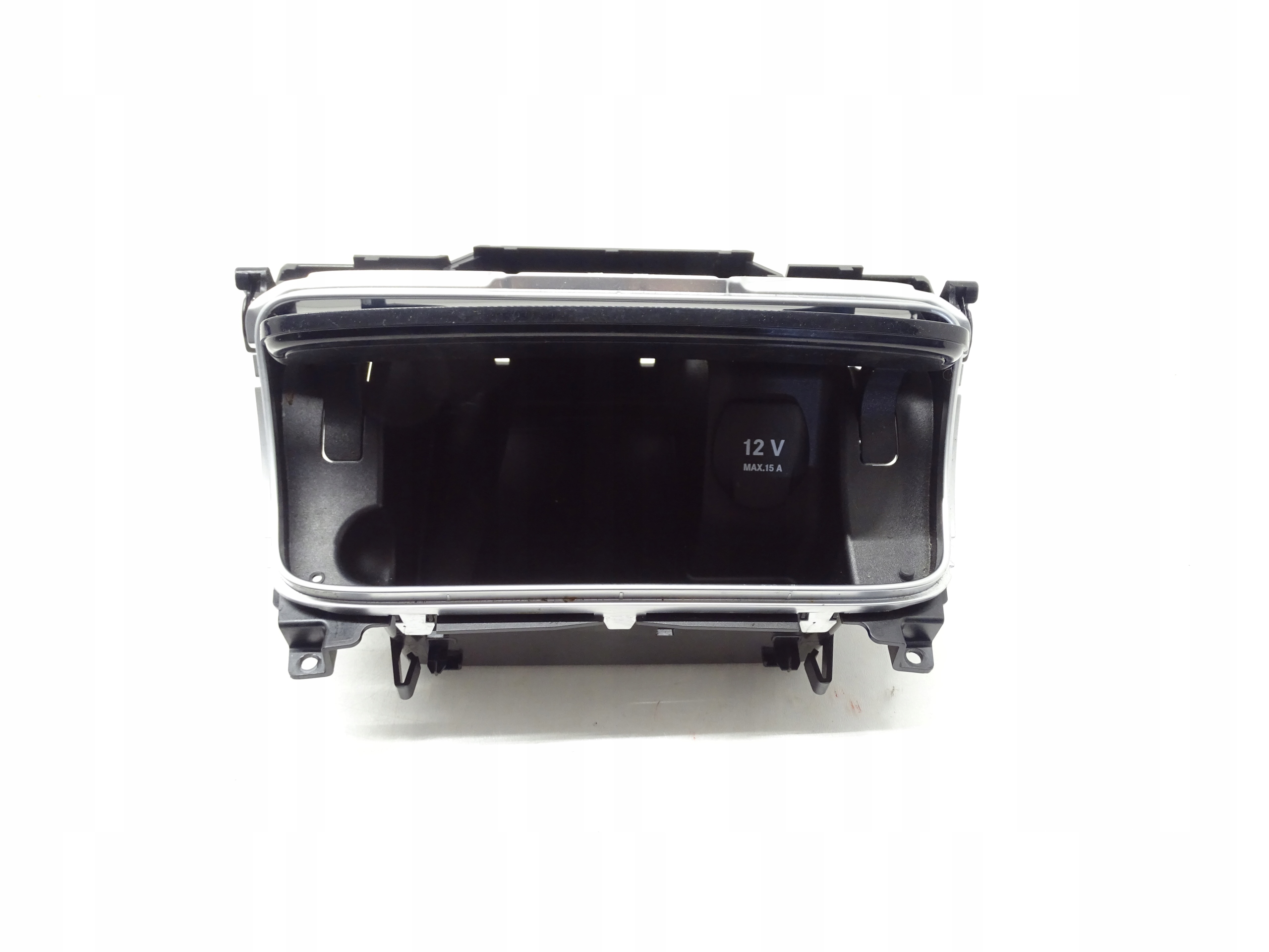Tuhkakuppi Mercedes-Benz OEM A2056800110 C-luokka W205